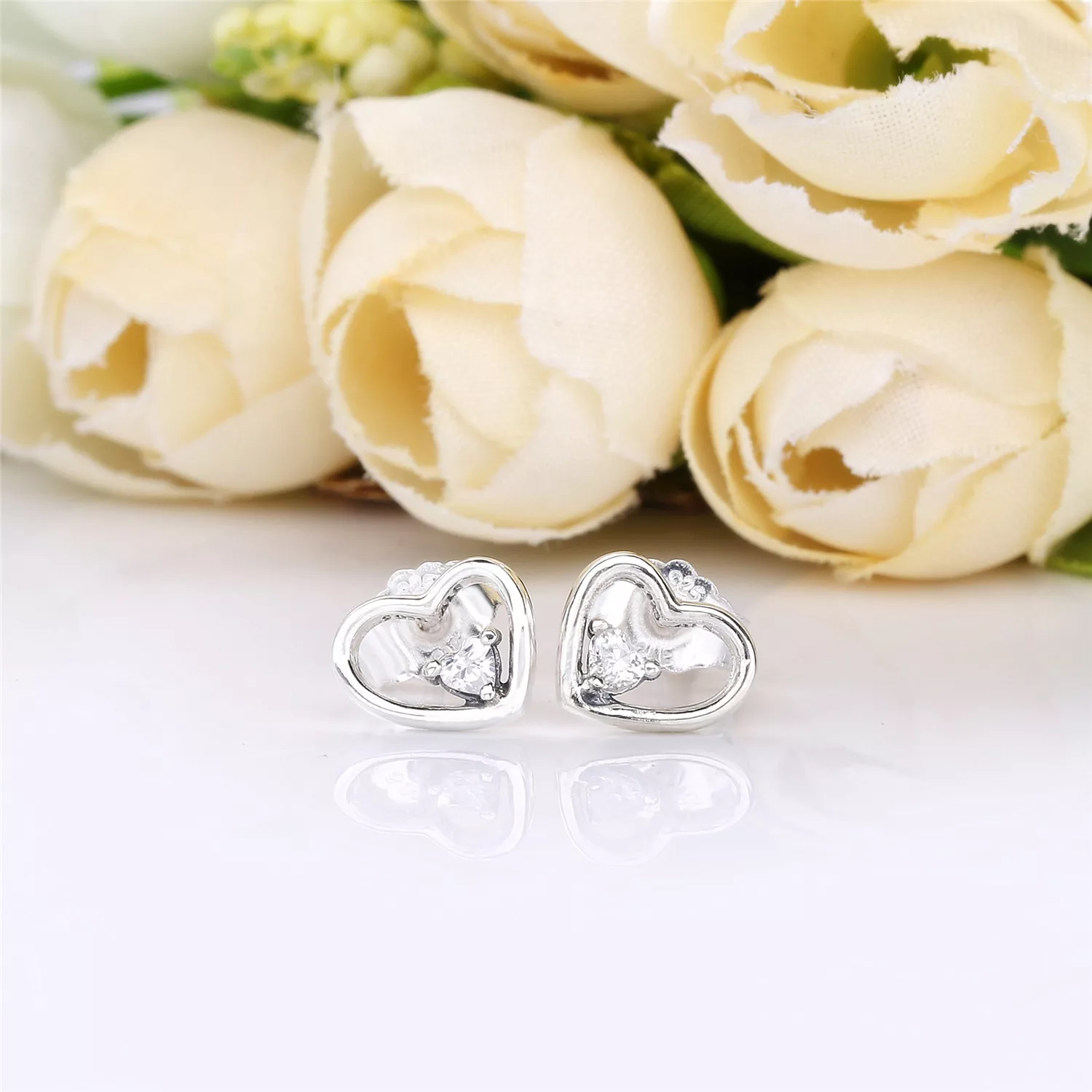 Brincos PANDORA Asymmetric Hearts of Love - 297813CZ - Brincos PANDORA