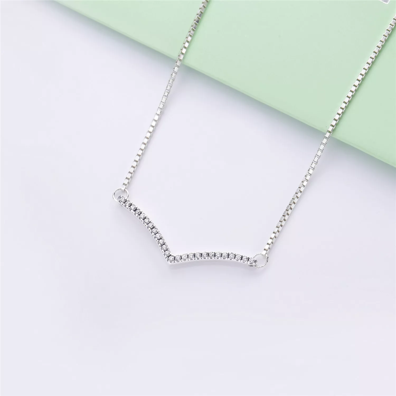 Colar PANDORA Chevron Brilhante