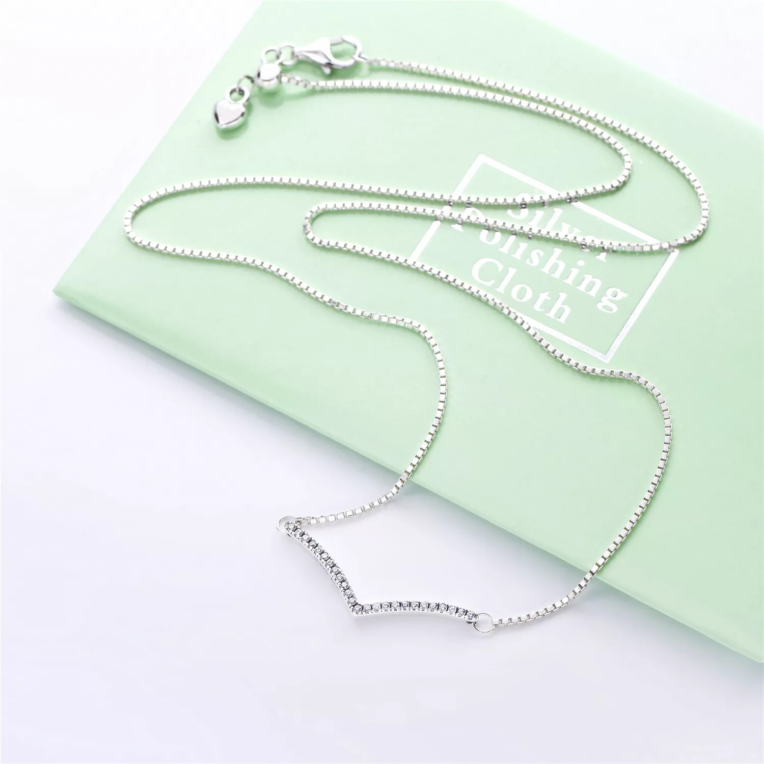 Colar PANDORA Chevron Brilhante