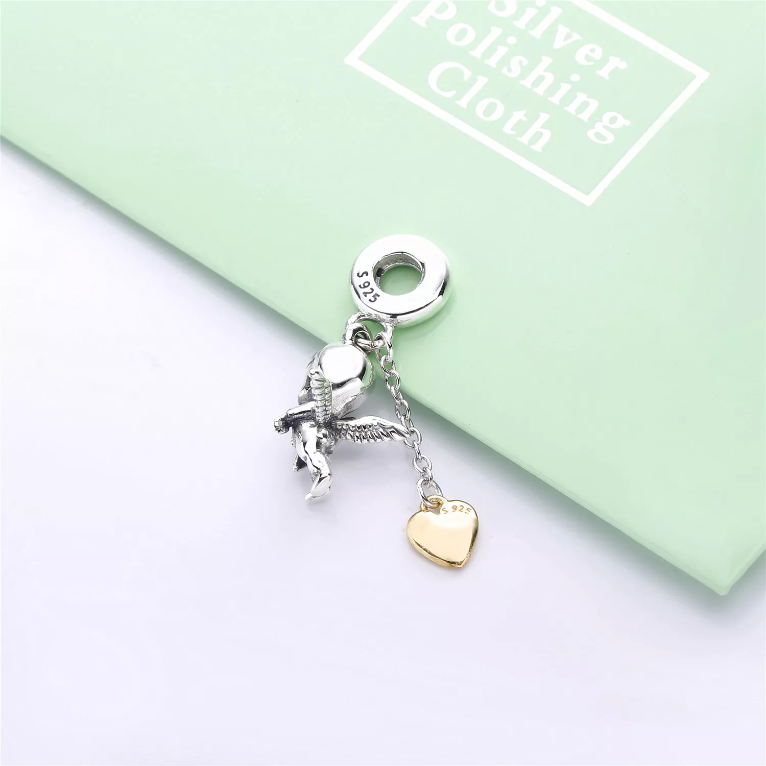 Conta Pendente Cupido PANDORA Shine - 767796CZ - Contas