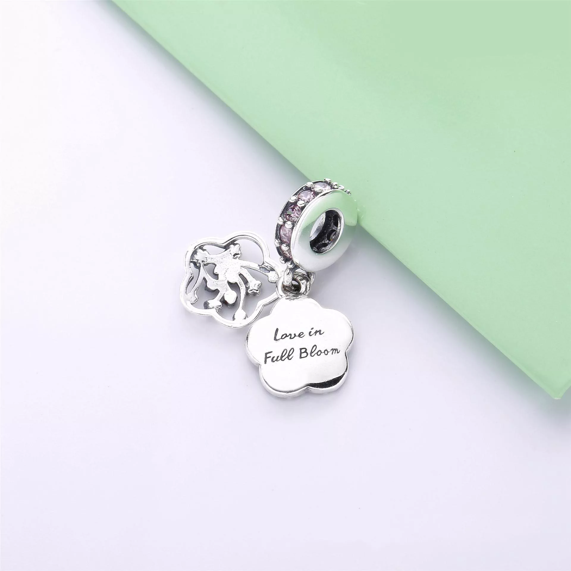 Charm Pendente Flor de Flor de Pêssego pavé Pandora - 798112NCCMX