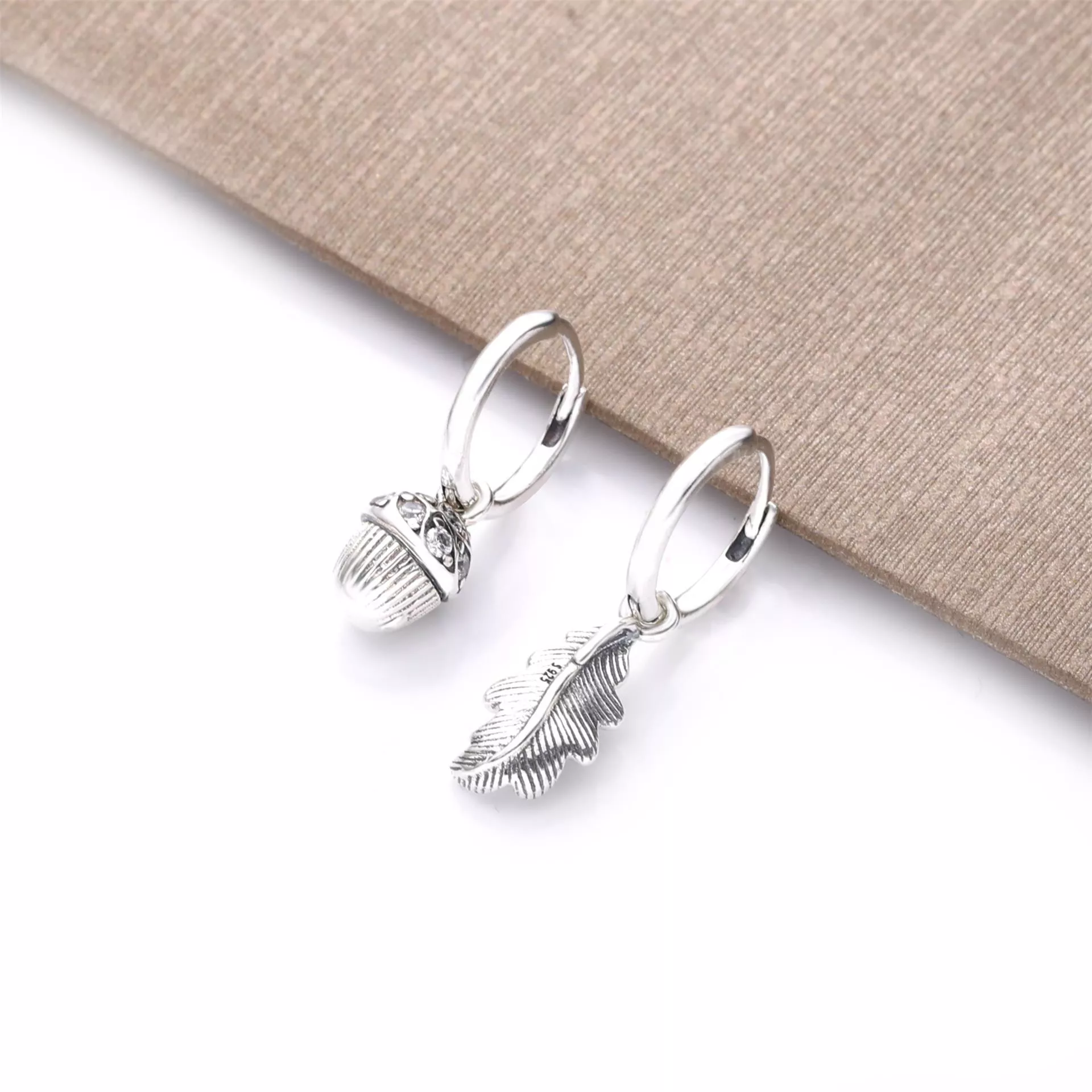 Brinco Bolota & Folha Pandora - 298603C01