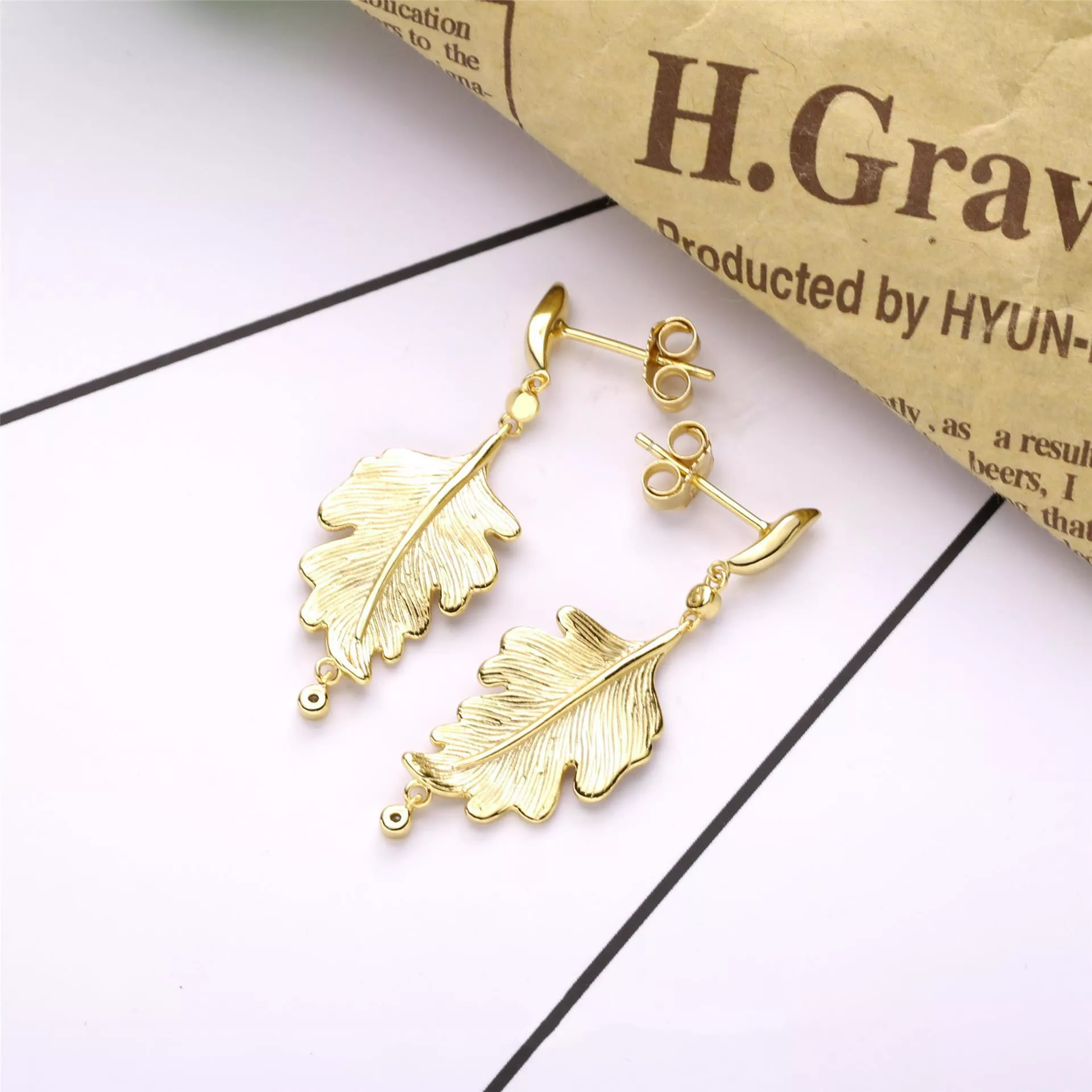 Brinco Folha de Carvalho Pandora Shine - 268259CZ