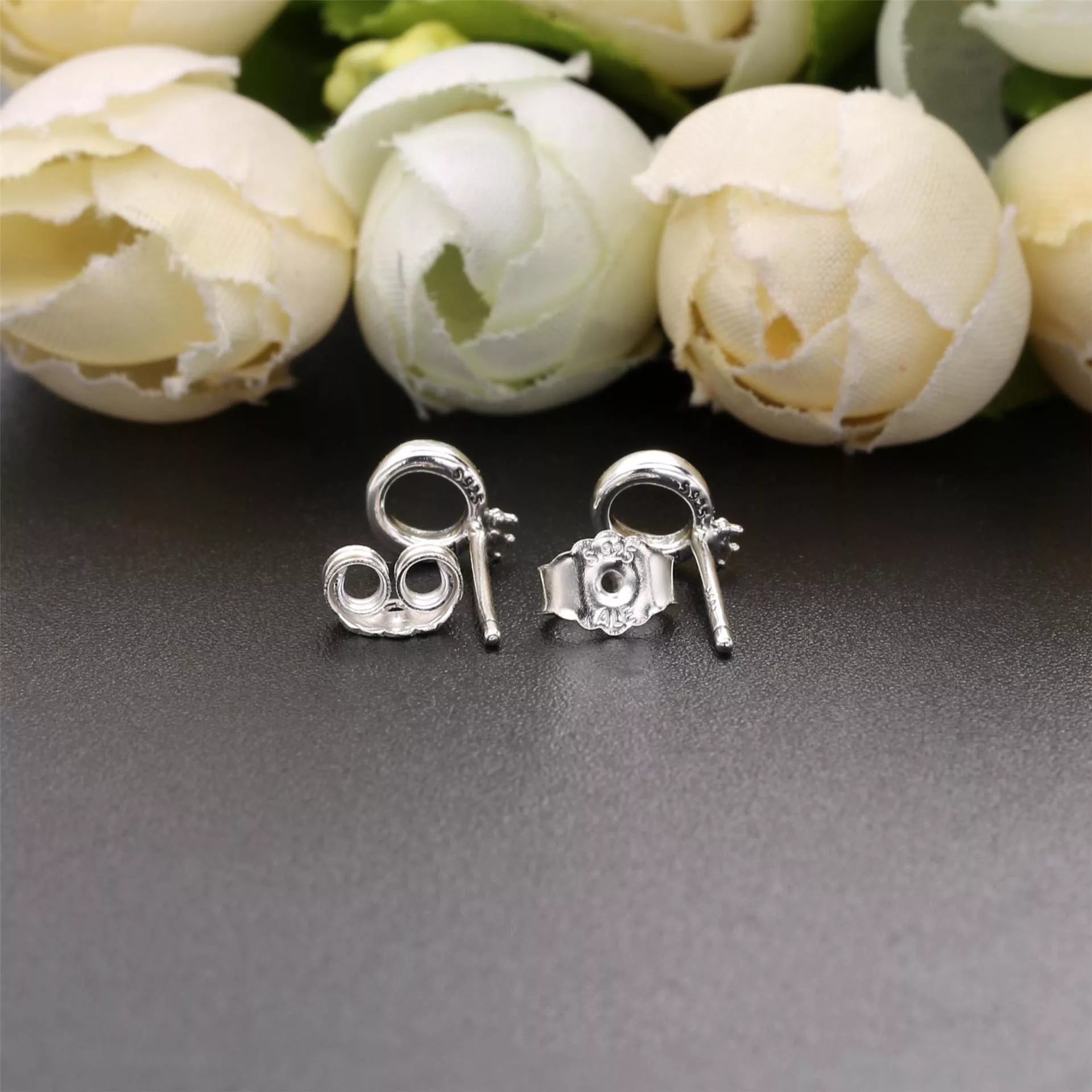 Brincos Petit Coroa Polida O Pandora - 298295