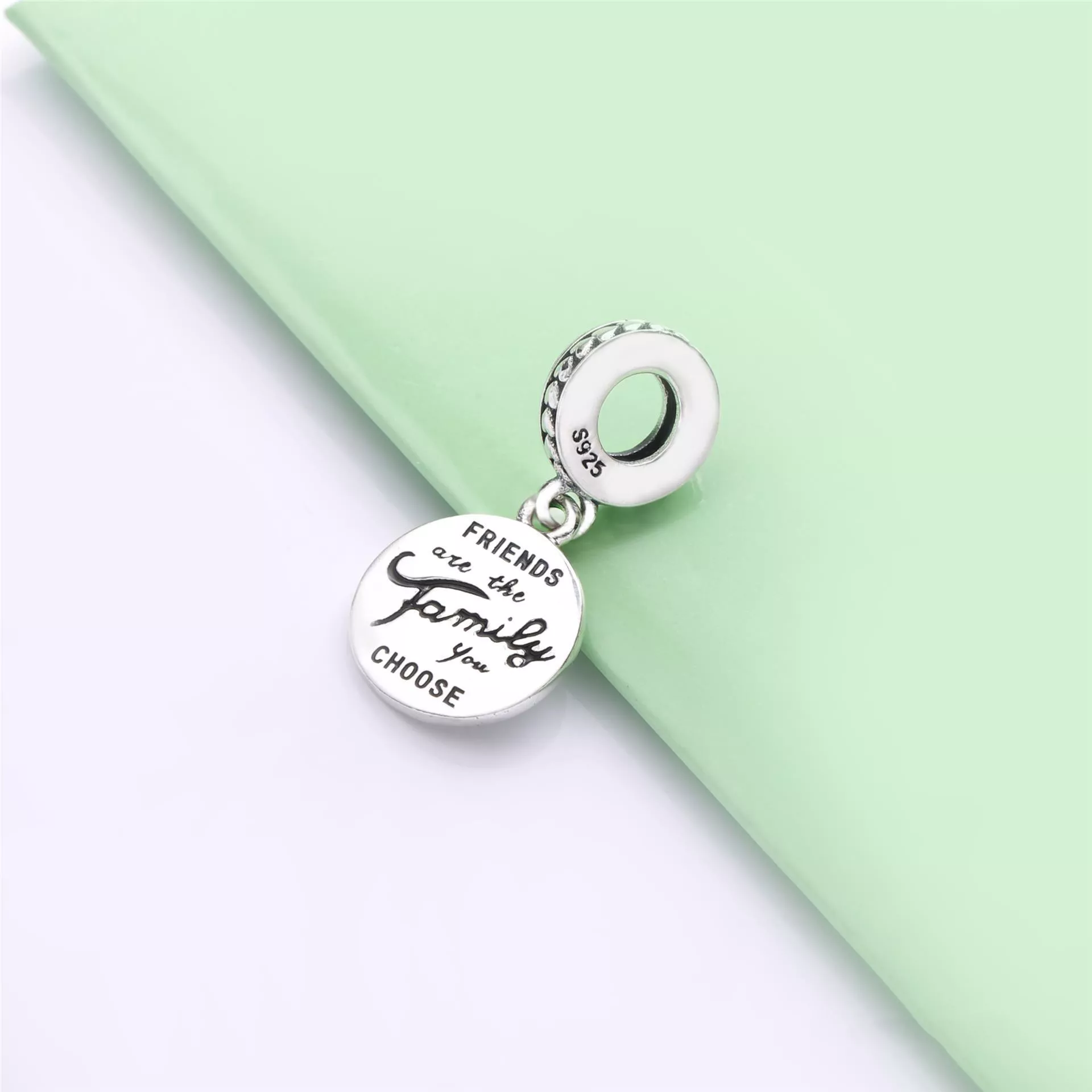 Charm Pendente Amigos São Como Família - 798124EN16