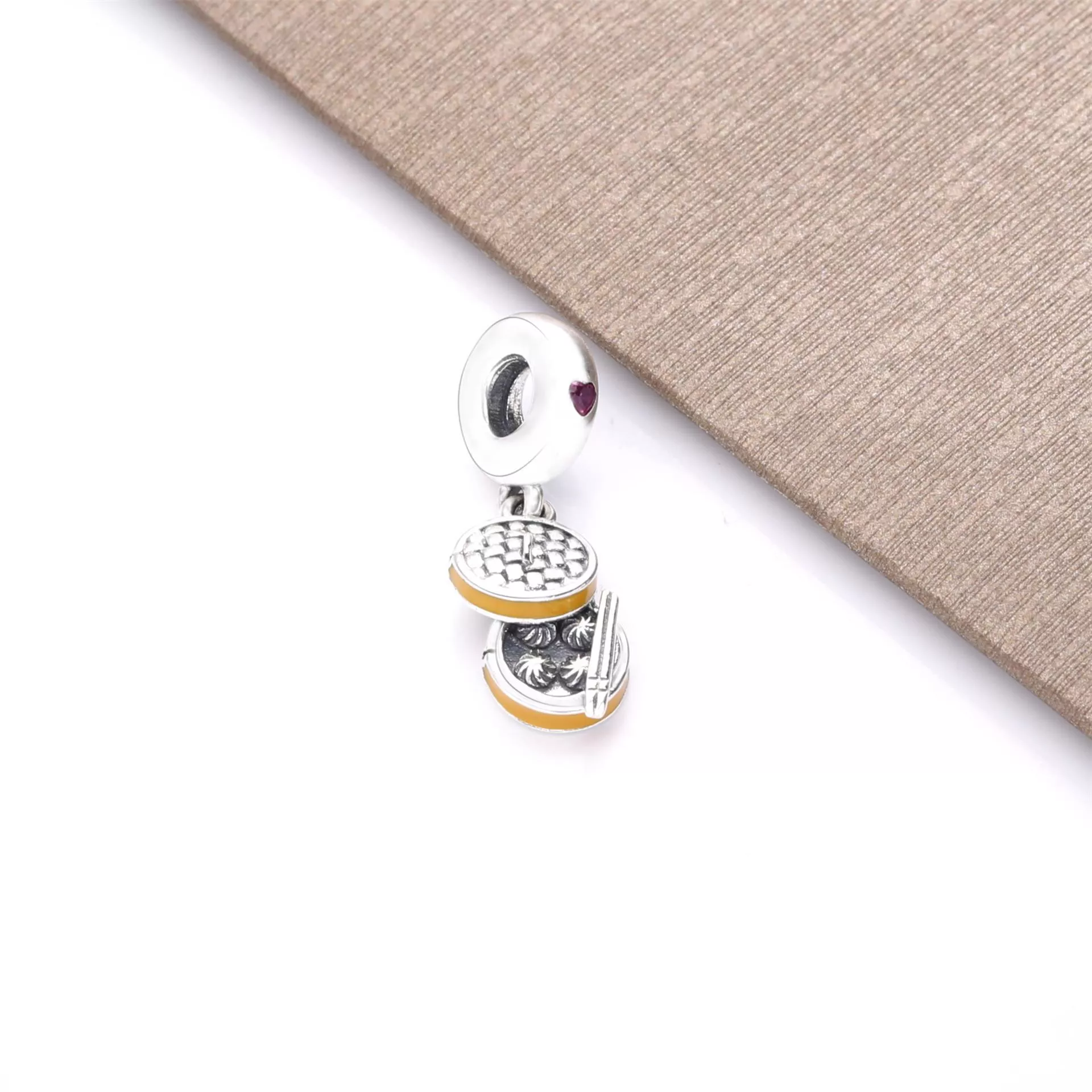Charm Pendente Bao chinês Pandora - 798250CZR