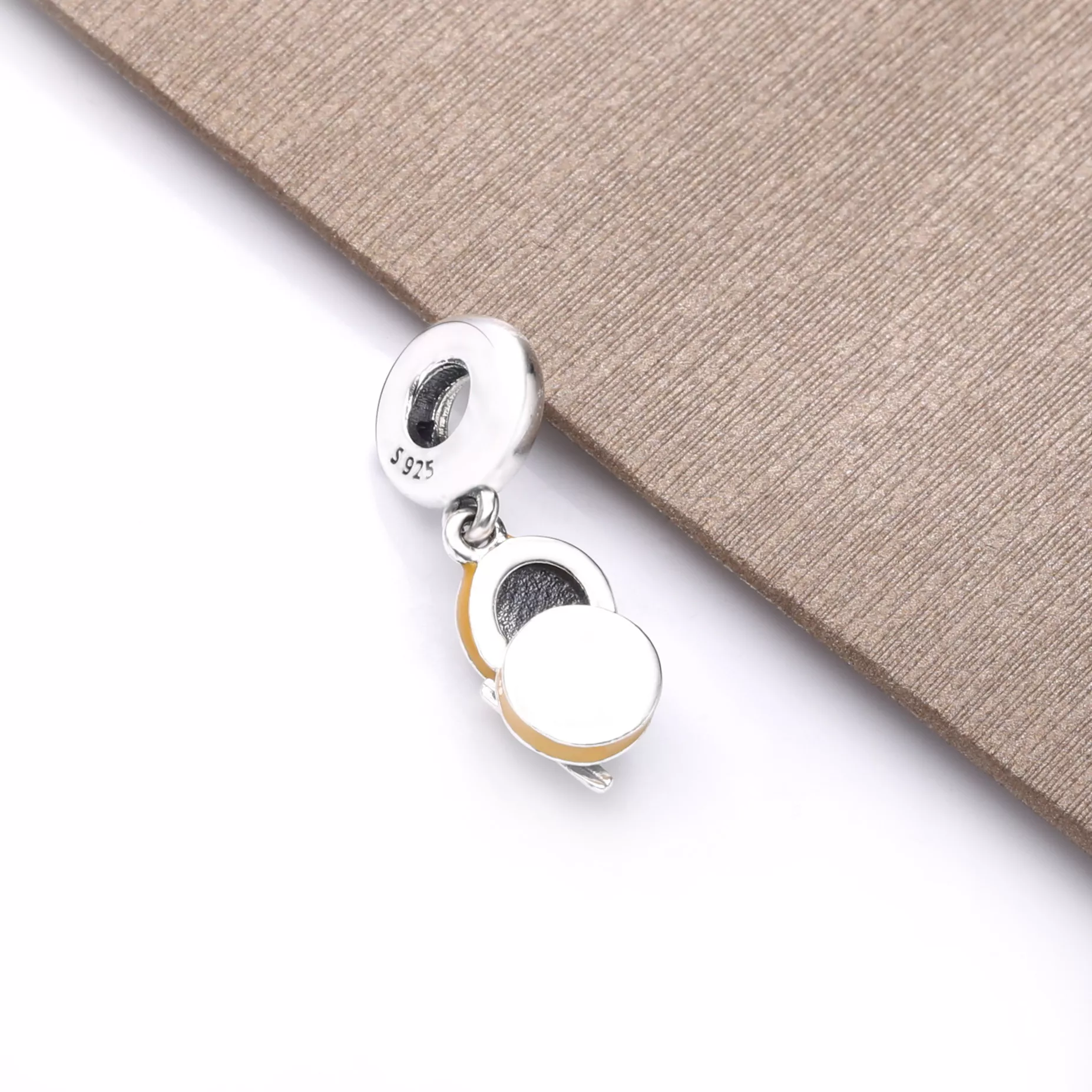 Charm Pendente Bao chinês Pandora - 798250CZR