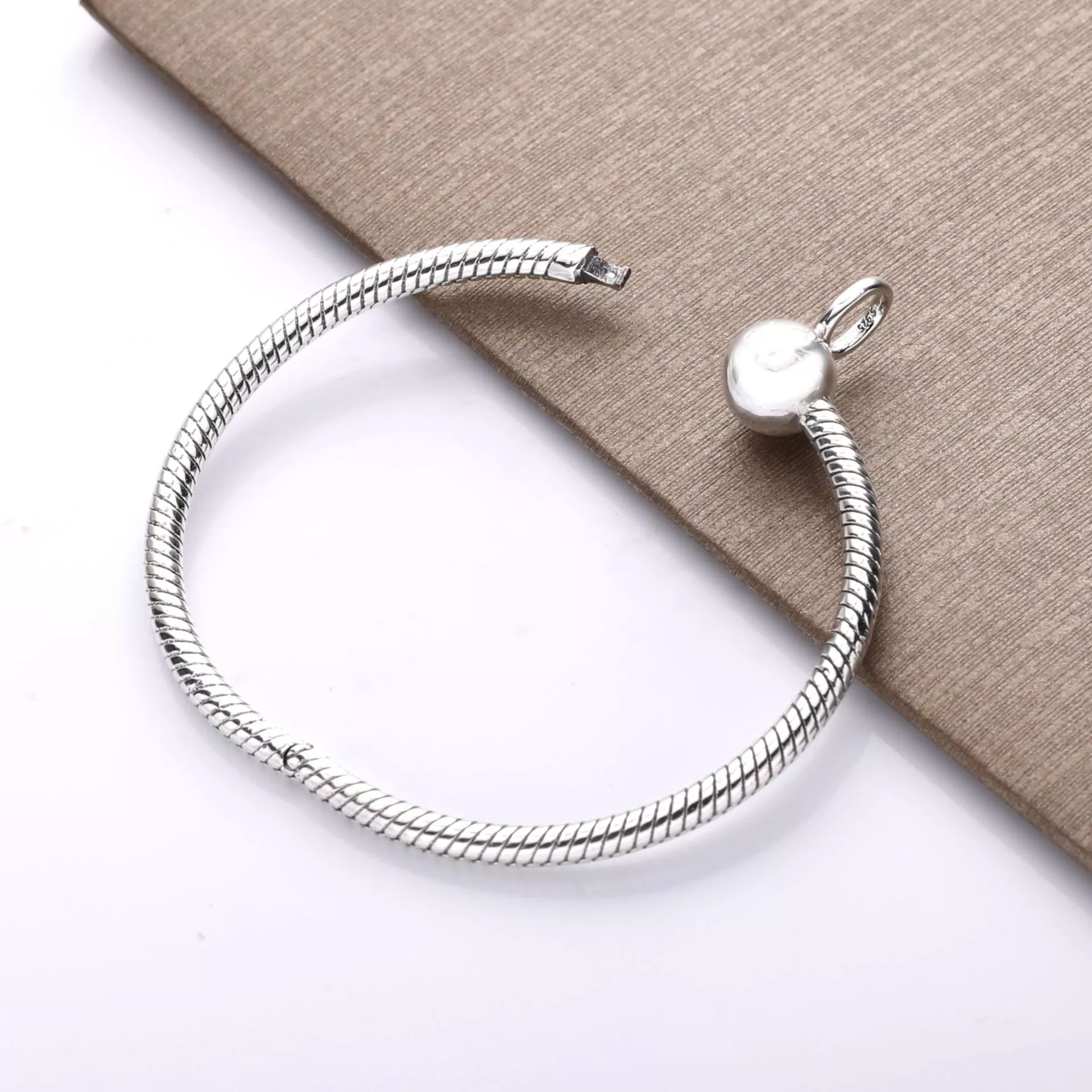 O Pendente Pandora Moments Grande - 398330