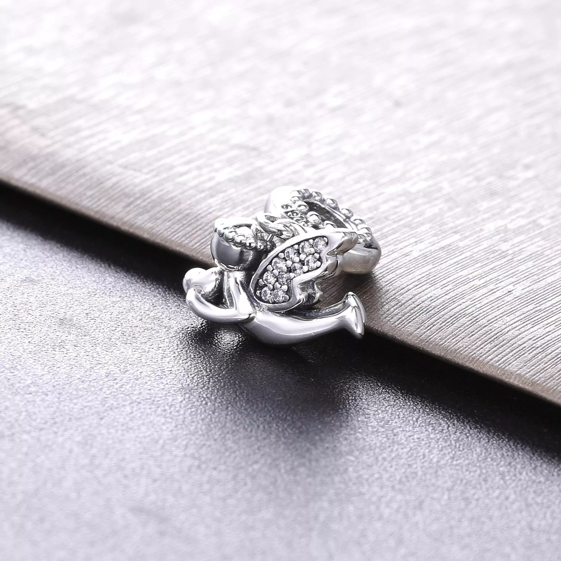 Charm Pendente Anjo do Amor Pandora - 798484C01