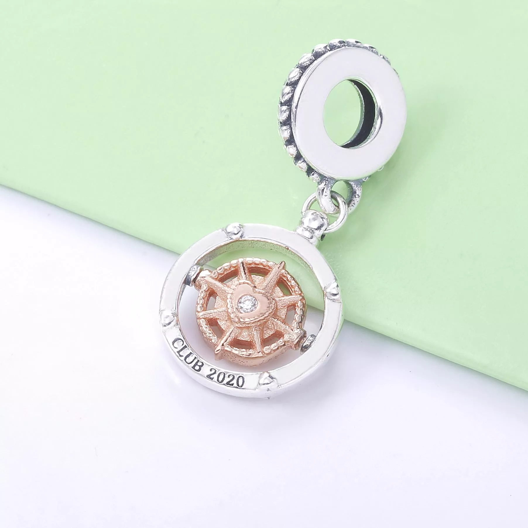 Pandora Club Charm 2020 - Siga Seu Coração - 788590C01