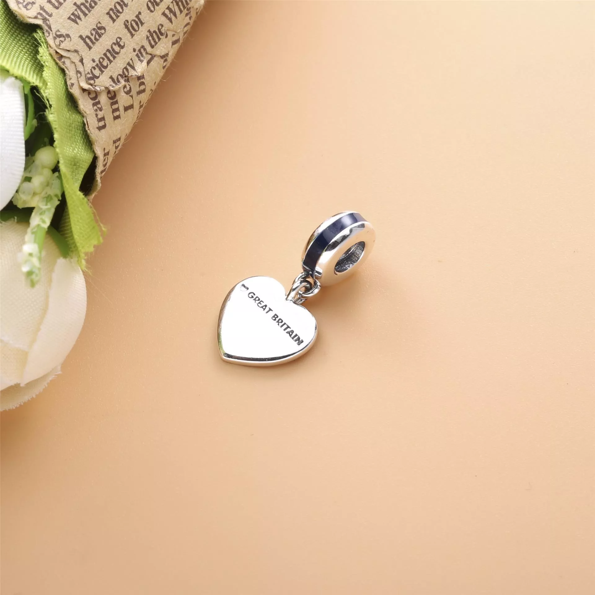 Charm Pendente Coração da Bandeira da Grã-Bretanha Pandora - 791512ENMX