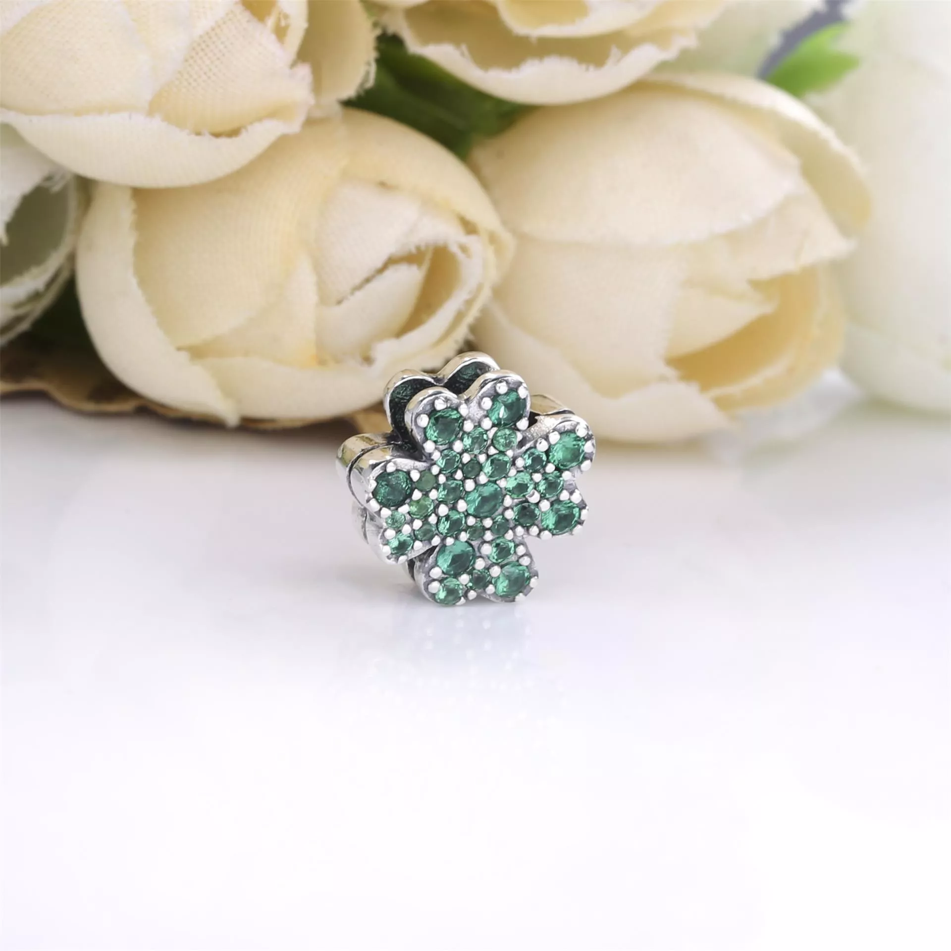 Clipe Trevo de quatro folhas pavé Pandora - 798601C01