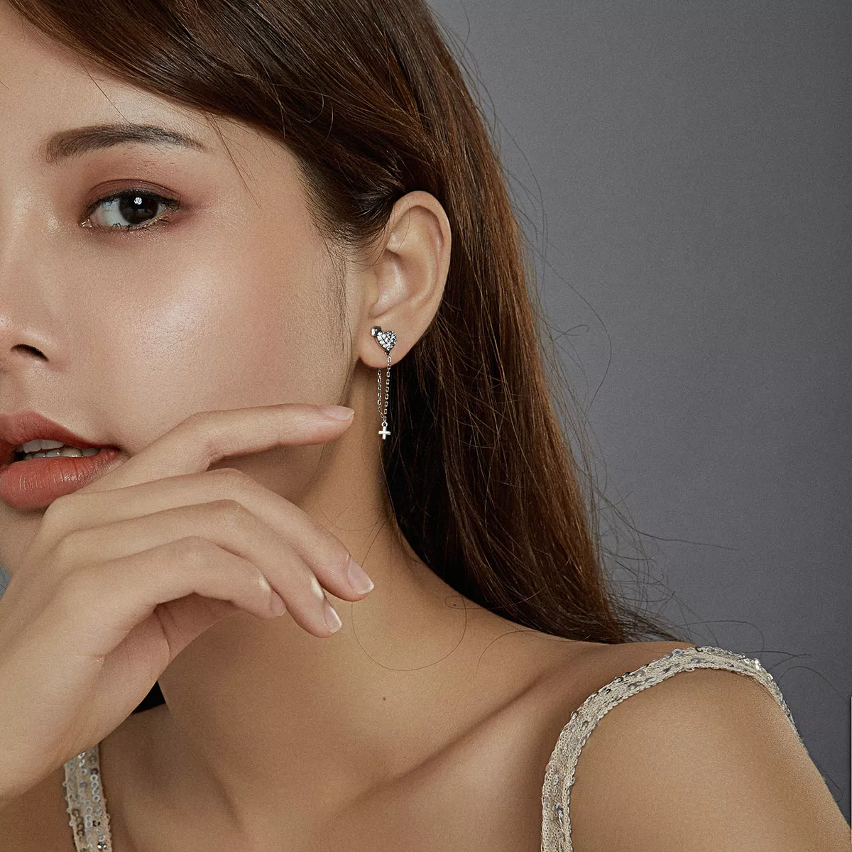 Brinco Anjo de branco Cruzar com amor estilo Pandora - SCE969