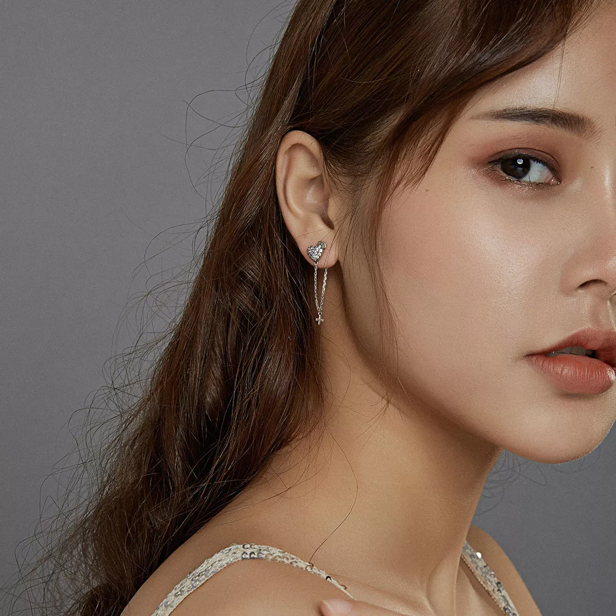 Brinco Anjo de branco Cruzar com amor estilo Pandora - SCE969