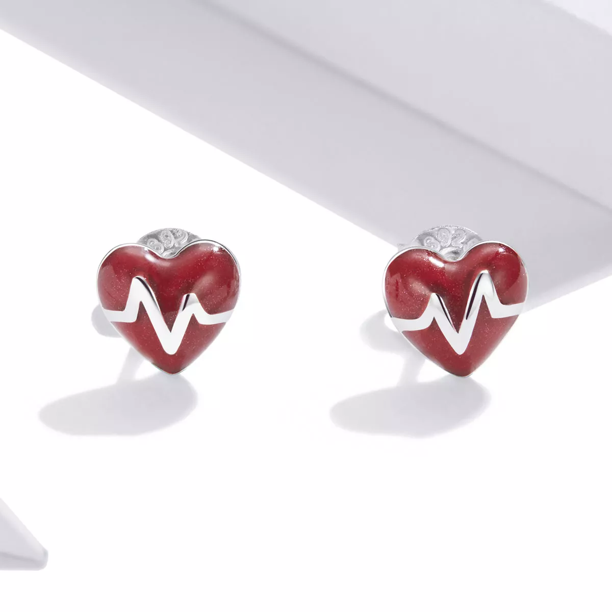 Brincos Petit Anjo de branco Love Heartbeat estilo Pandora - SCE968