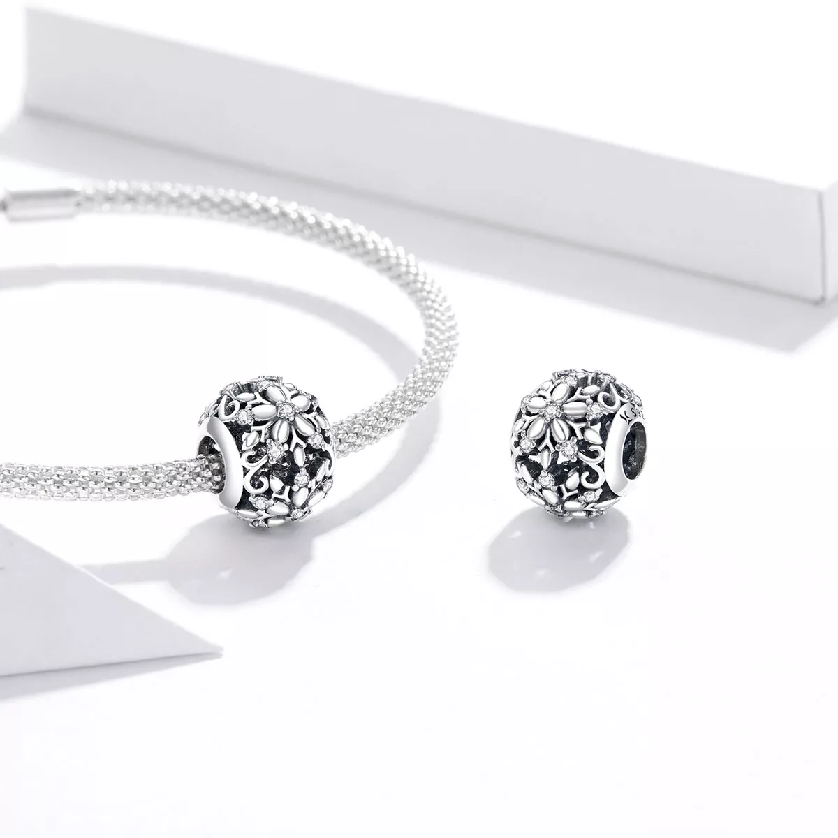 Charm Flocos de neve openwork estilo Pandora - SCC1651