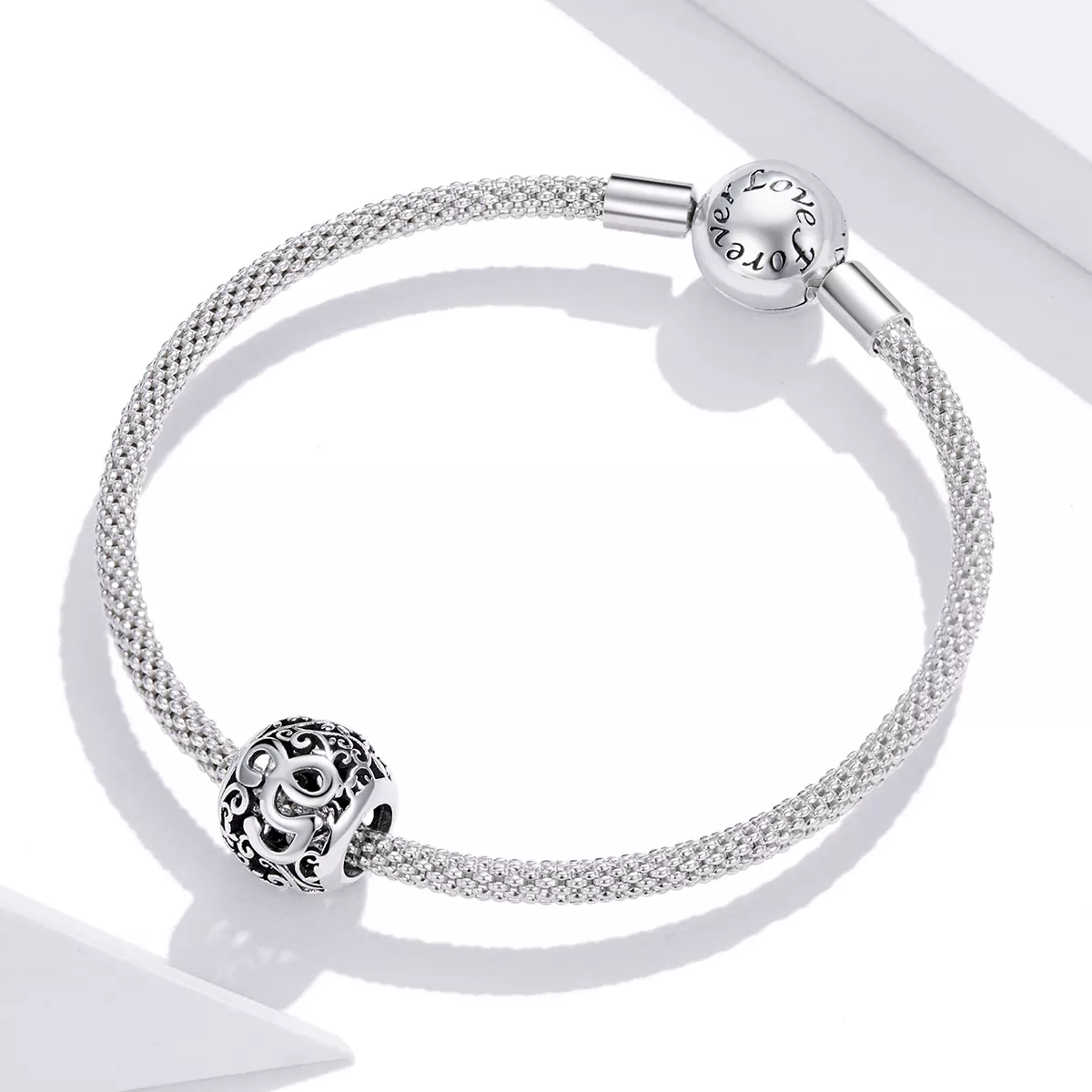 Charm Flores com orifícios, letra G estilo Pandora - SCC1444-G