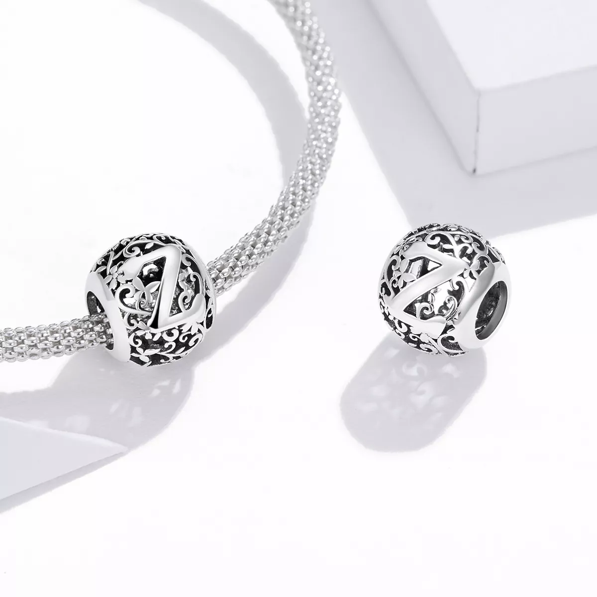 Charm Flores com orifícios, letra Z estilo Pandora - SCC1444-Z