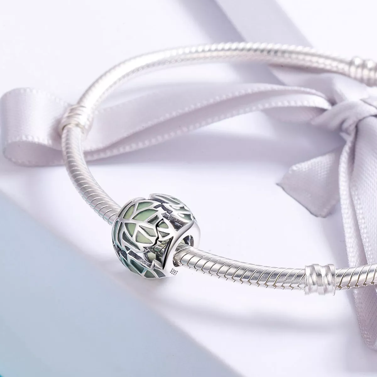 Charm As folhas verdes estão apaixonadas estilo Pandora - SCC524