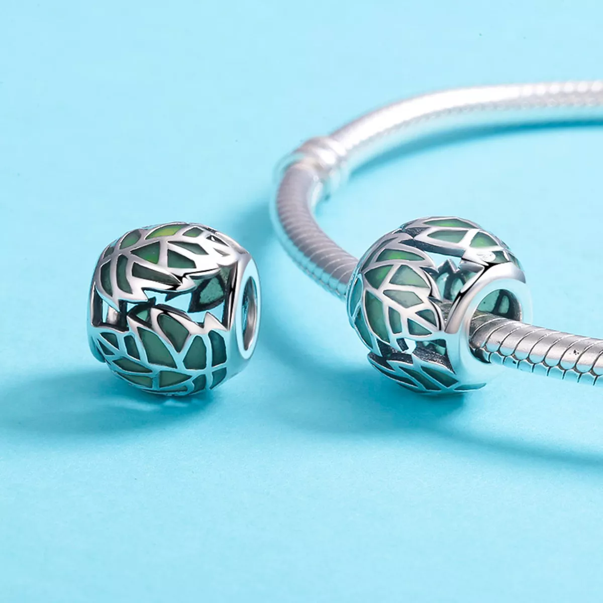Charm As folhas verdes estão apaixonadas estilo Pandora - SCC524