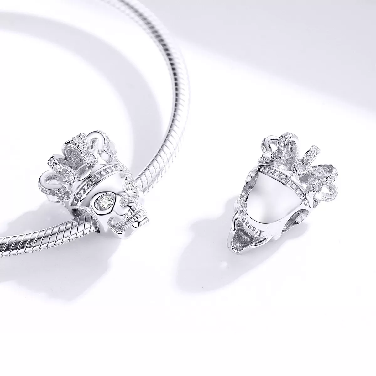 Charm Crânio Com Coroa estilo Pandora - SCC1361