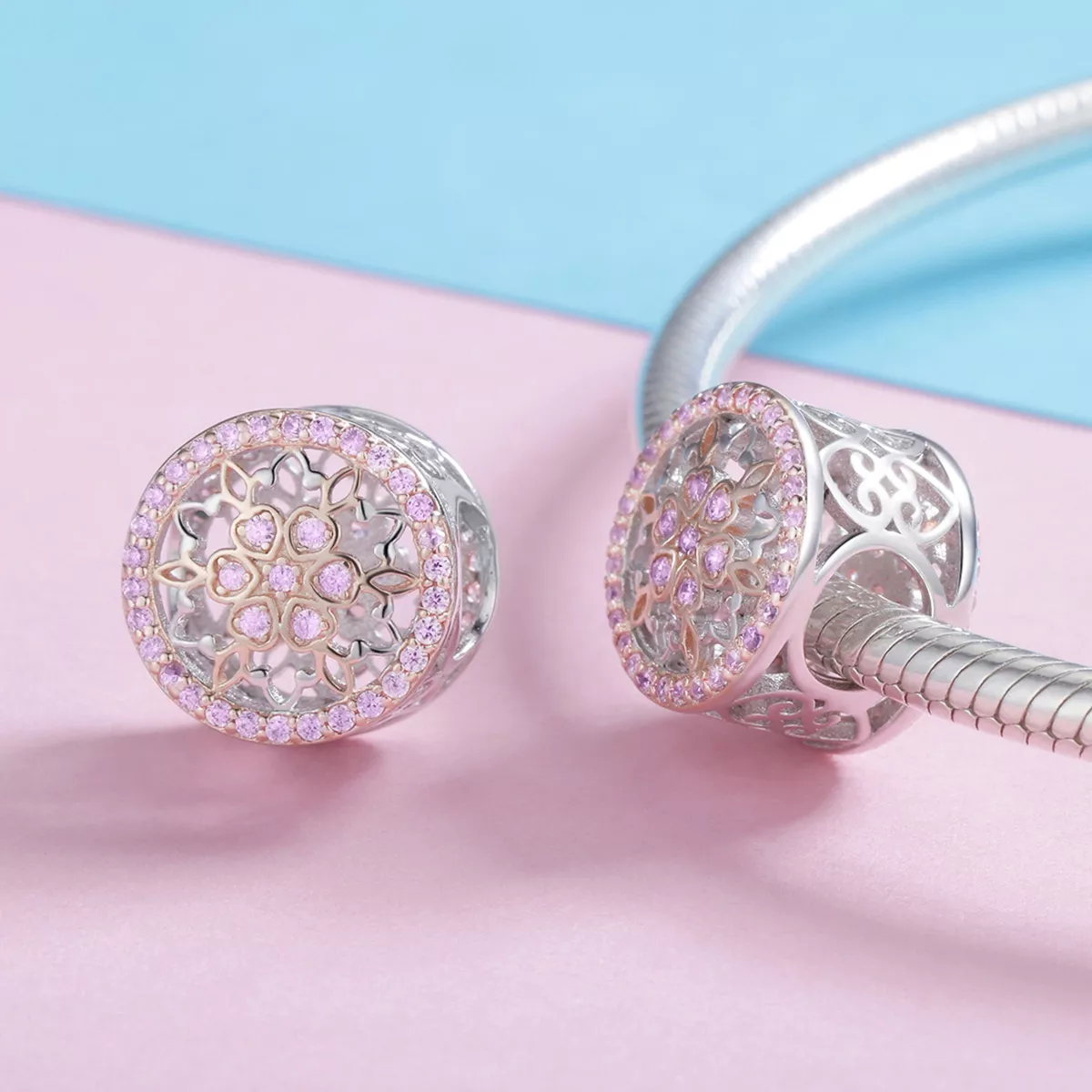 Charm Dois tons Flor life Pandora - SCC923