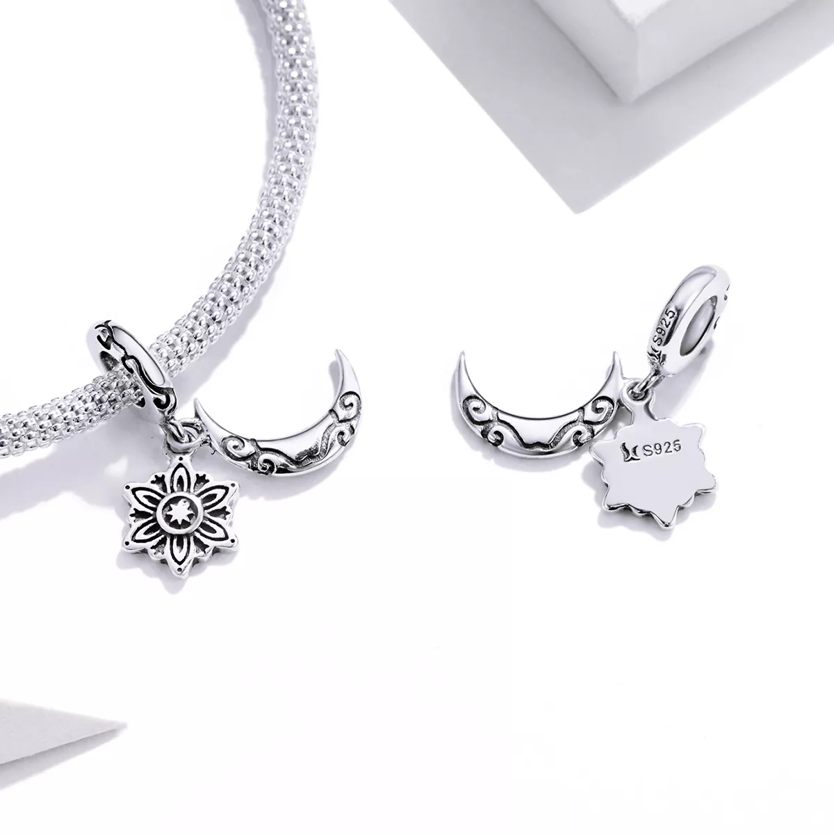 Charm Lótus da lua life Pandora - SCC1826