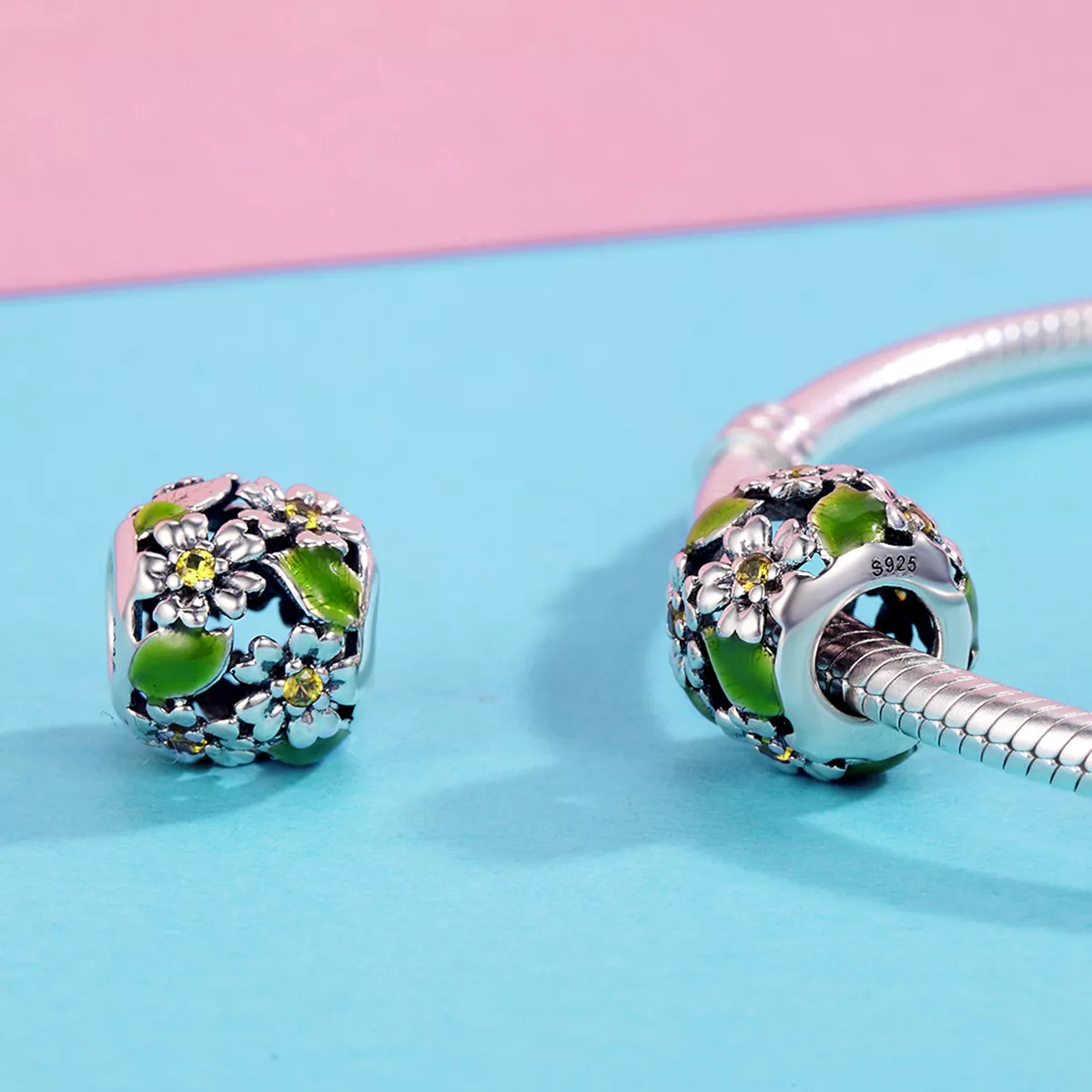 Charm Pequenas margaridas na primavera e no verão estilo Pandora - SCC490