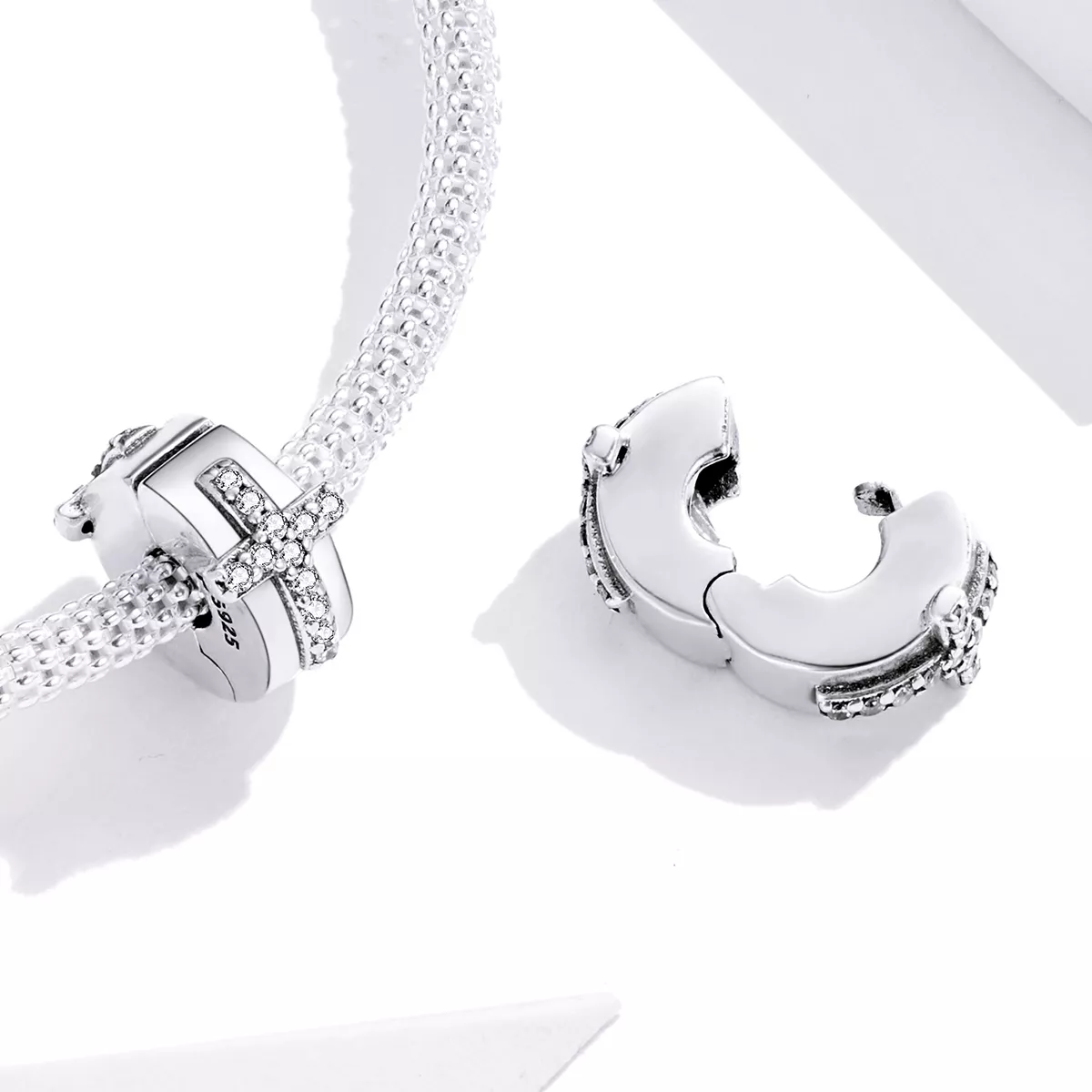 Clipe De Prata cruz life Pandora - SCC1497