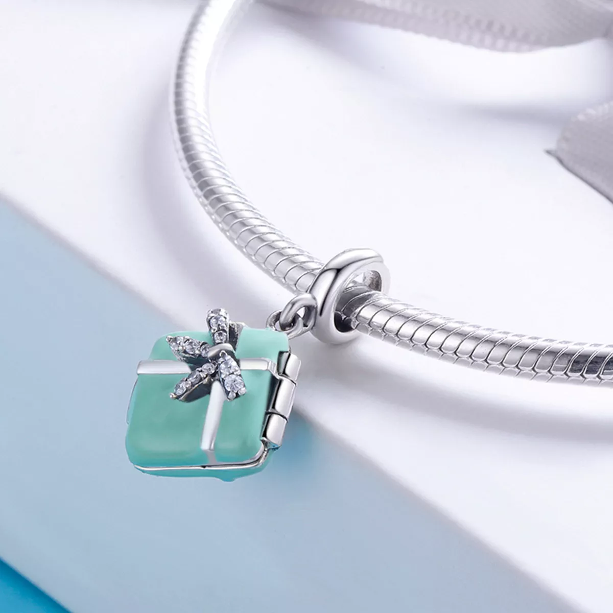 Charm Pendente A surpresa do amor estilo Pandora - SCC663