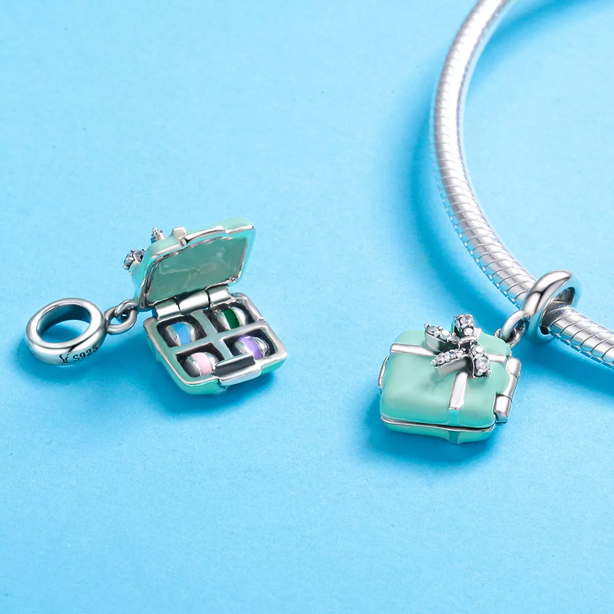 Charm Pendente A surpresa do amor estilo Pandora - SCC663