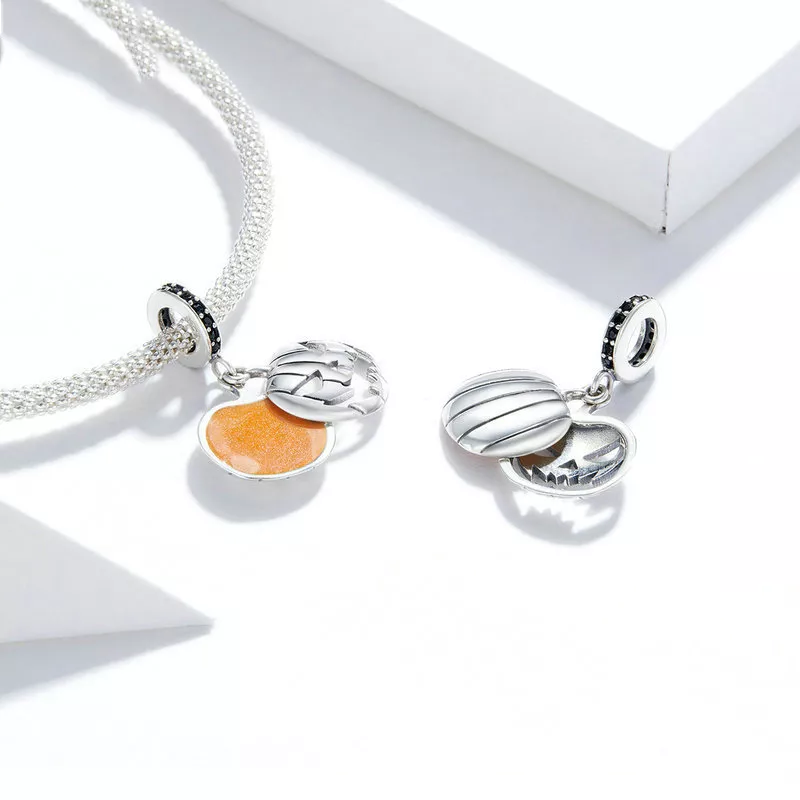 Charm Pendente Cara sorridente de abóbora malvada de Halloween estilo Pandora - SCC1620