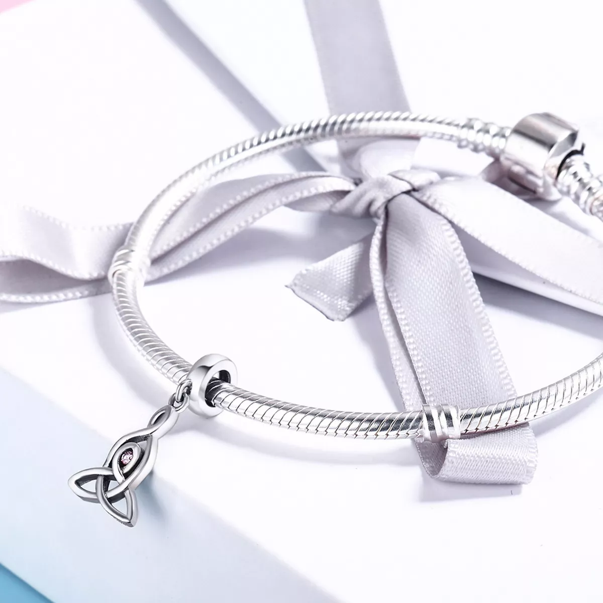 Charm Pendente Guarda sagrada estilo Pandora - SCC423