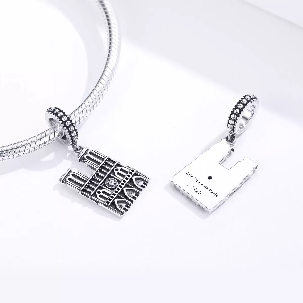 Charm Pendente Motre Dame De Paris estilo Pandora - SCC1328