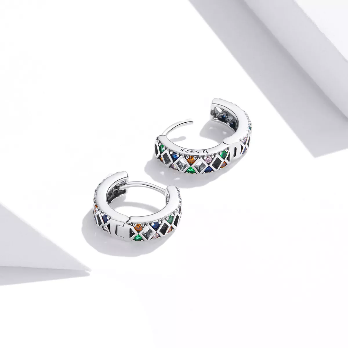 Brinco Argolas Blocos de pontos coloridos estilo Pandora - SCE1123