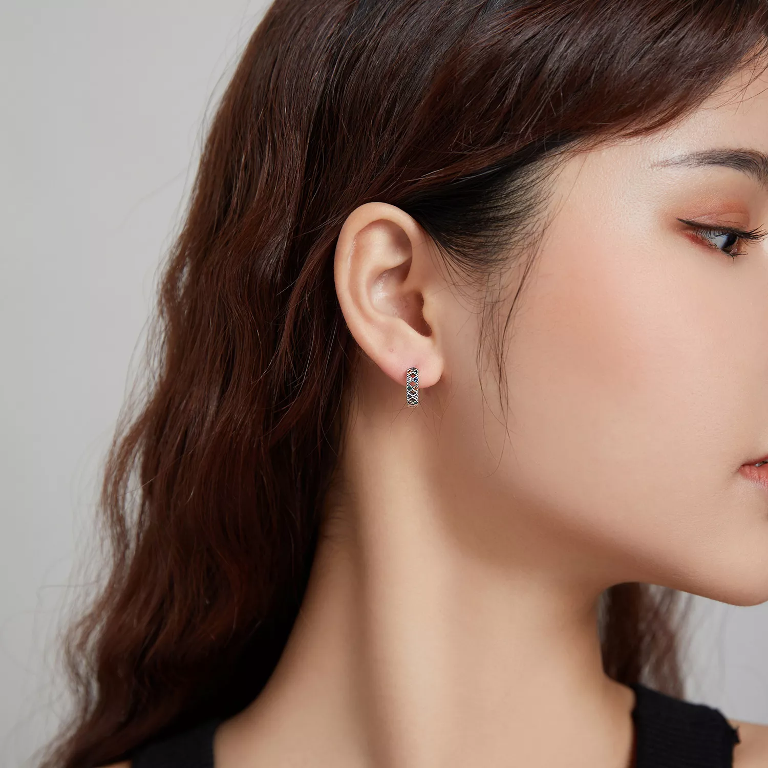 Brinco Argolas Blocos de pontos coloridos estilo Pandora - SCE1123