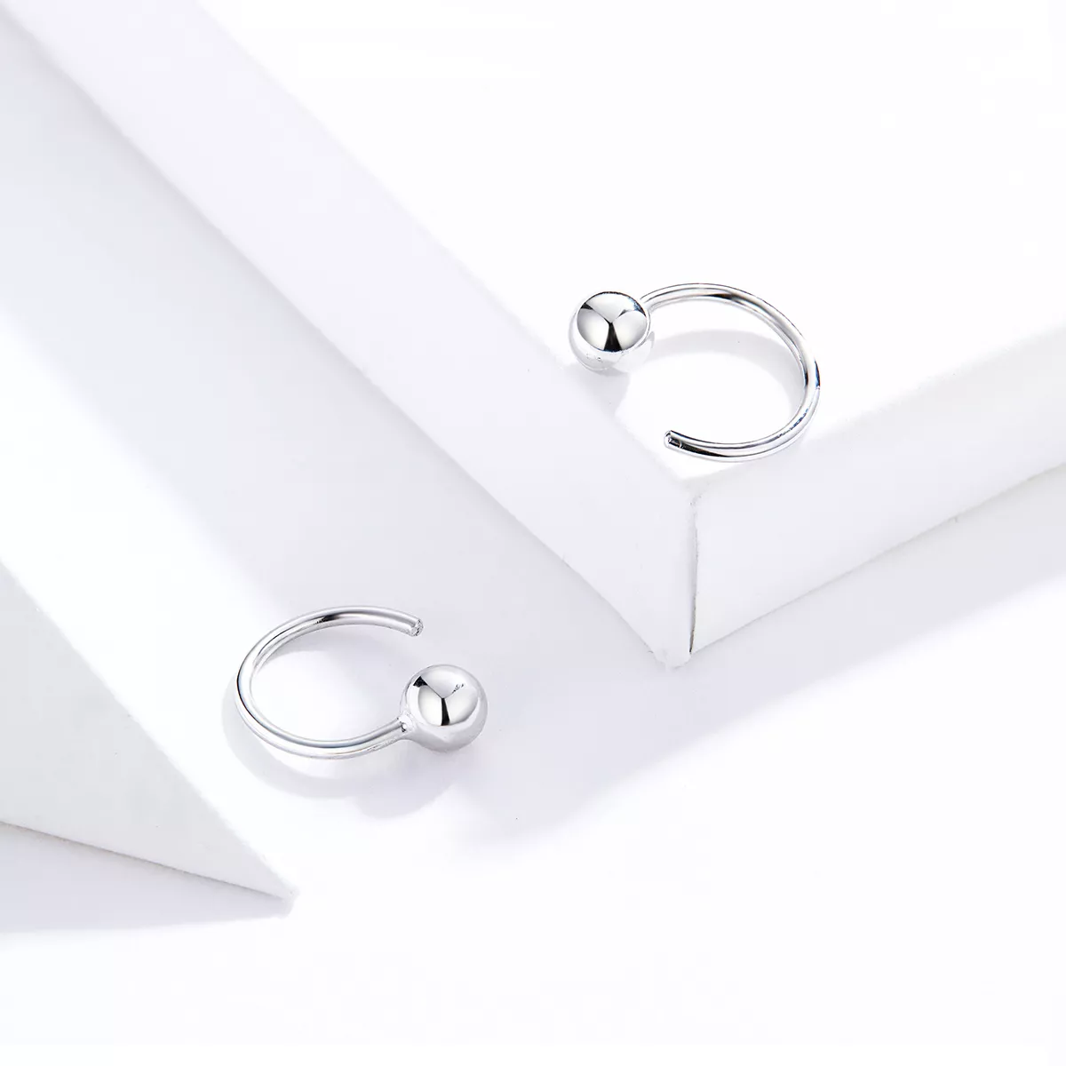 Brinco Argolas Bola pequena estilo Pandora - SCE782-A