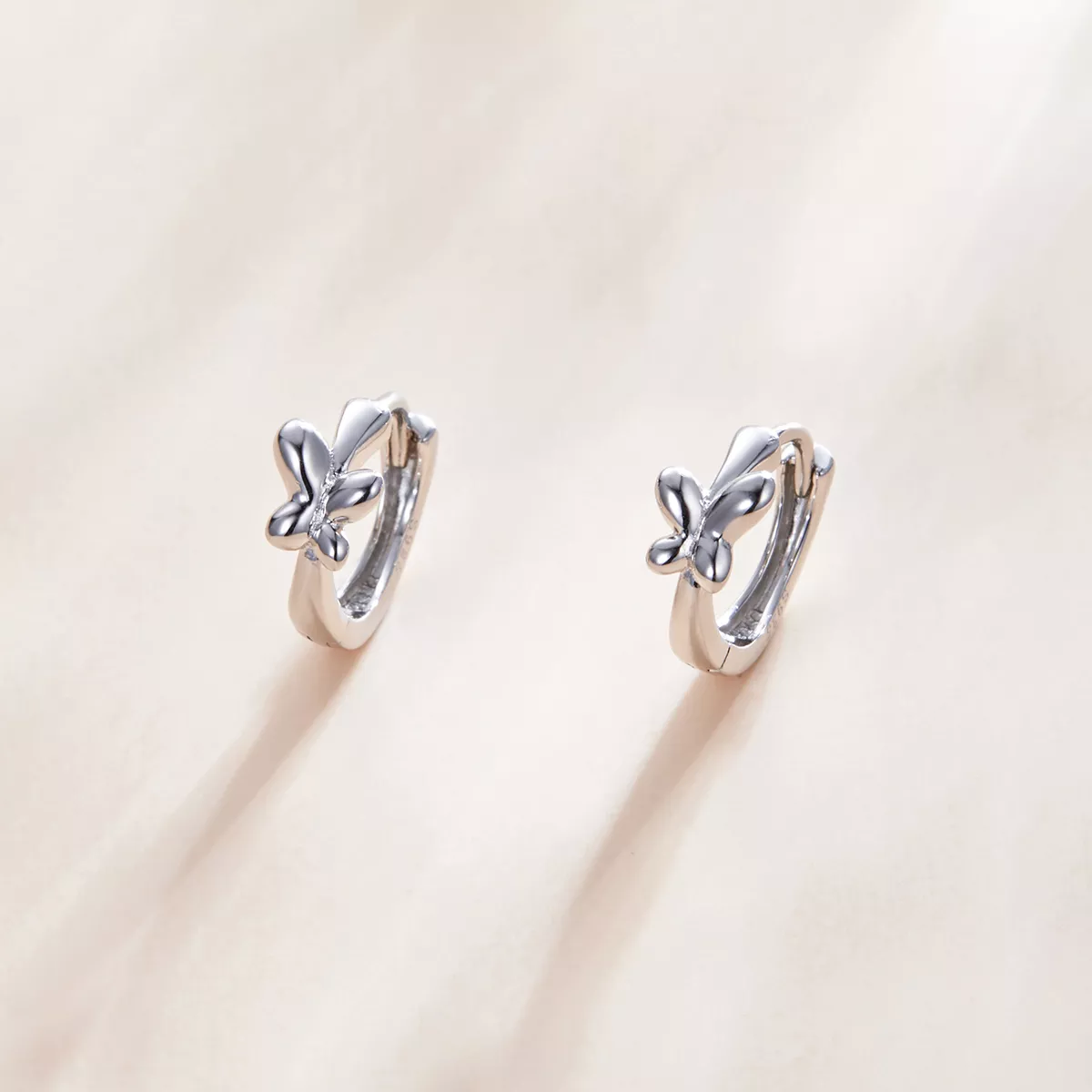 Brinco Argolas Borboleta estilo Pandora - SCE1038