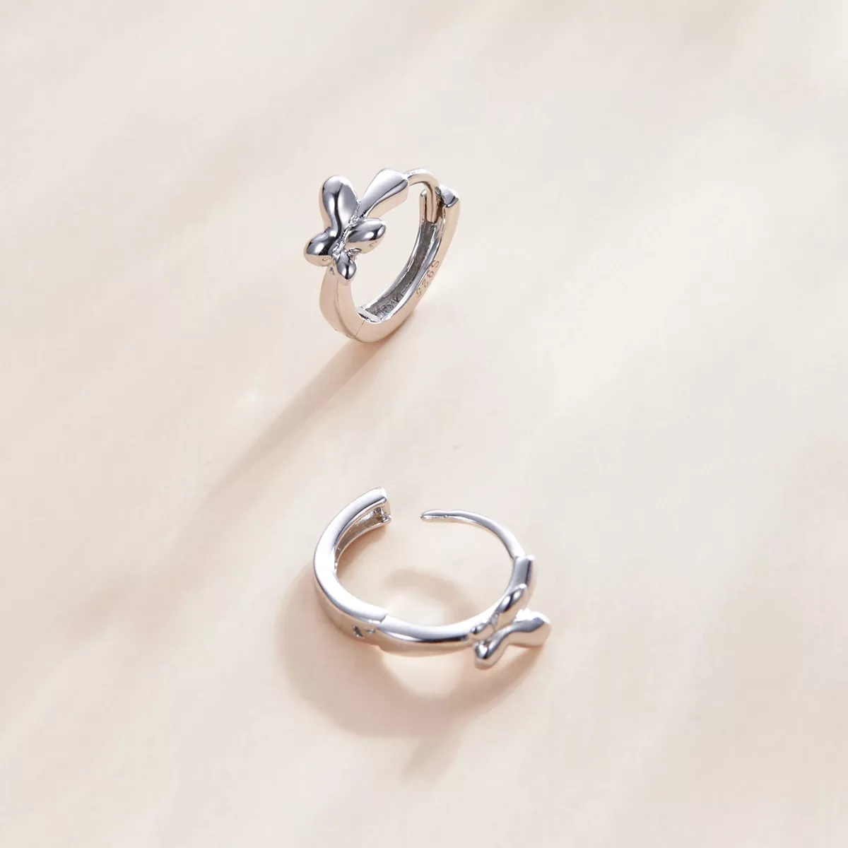 Brinco Argolas Borboleta estilo Pandora - SCE1038