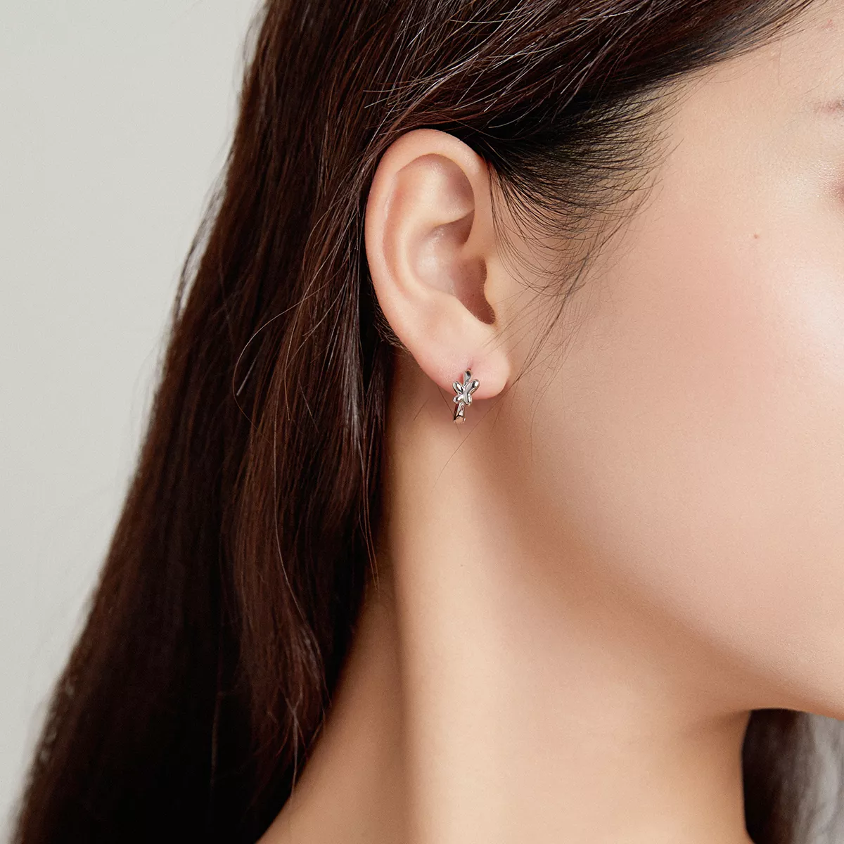 Brinco Argolas Borboleta estilo Pandora - SCE1038