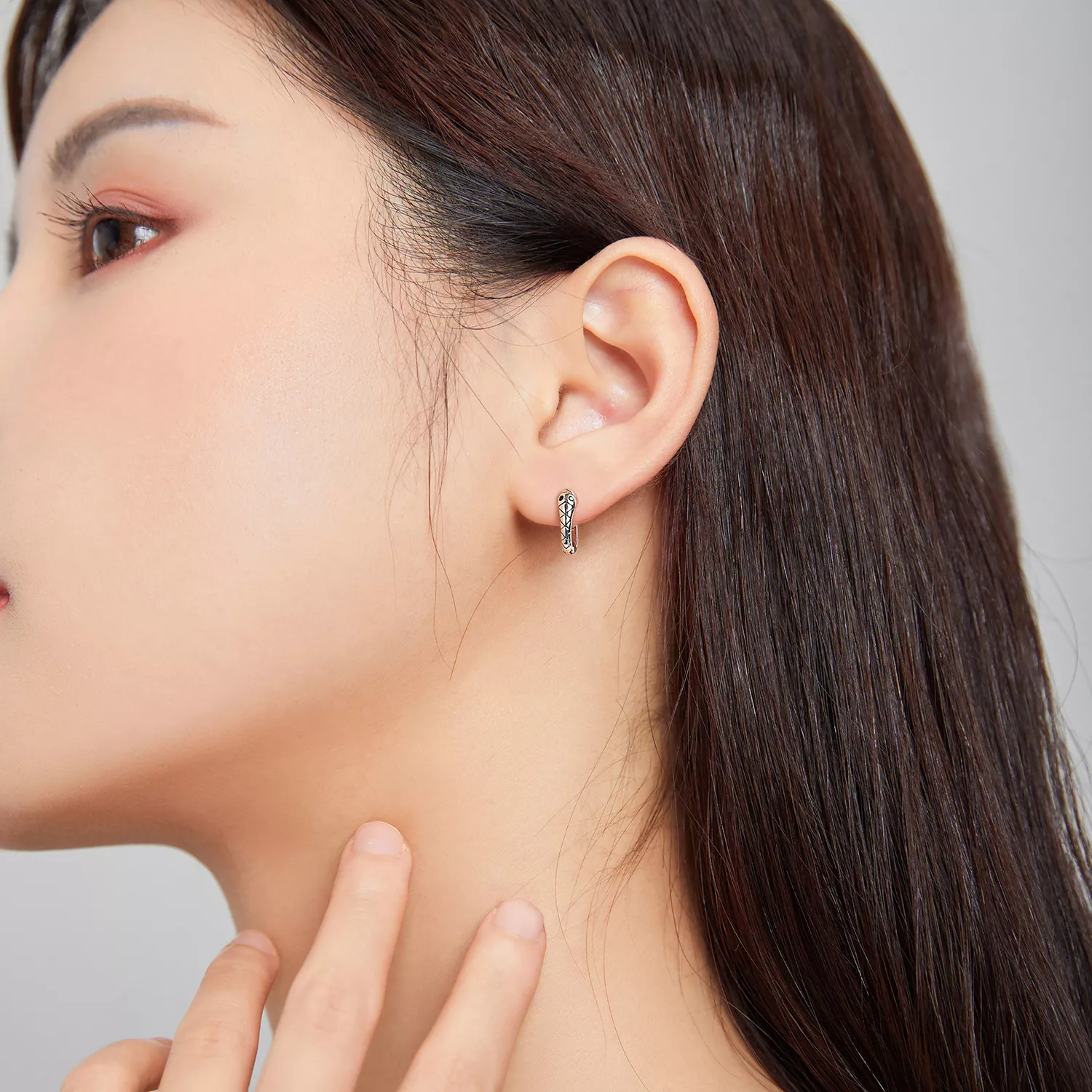 Brinco Argolas Cobra de Desenho Animado estilo Pandora - SCE1104