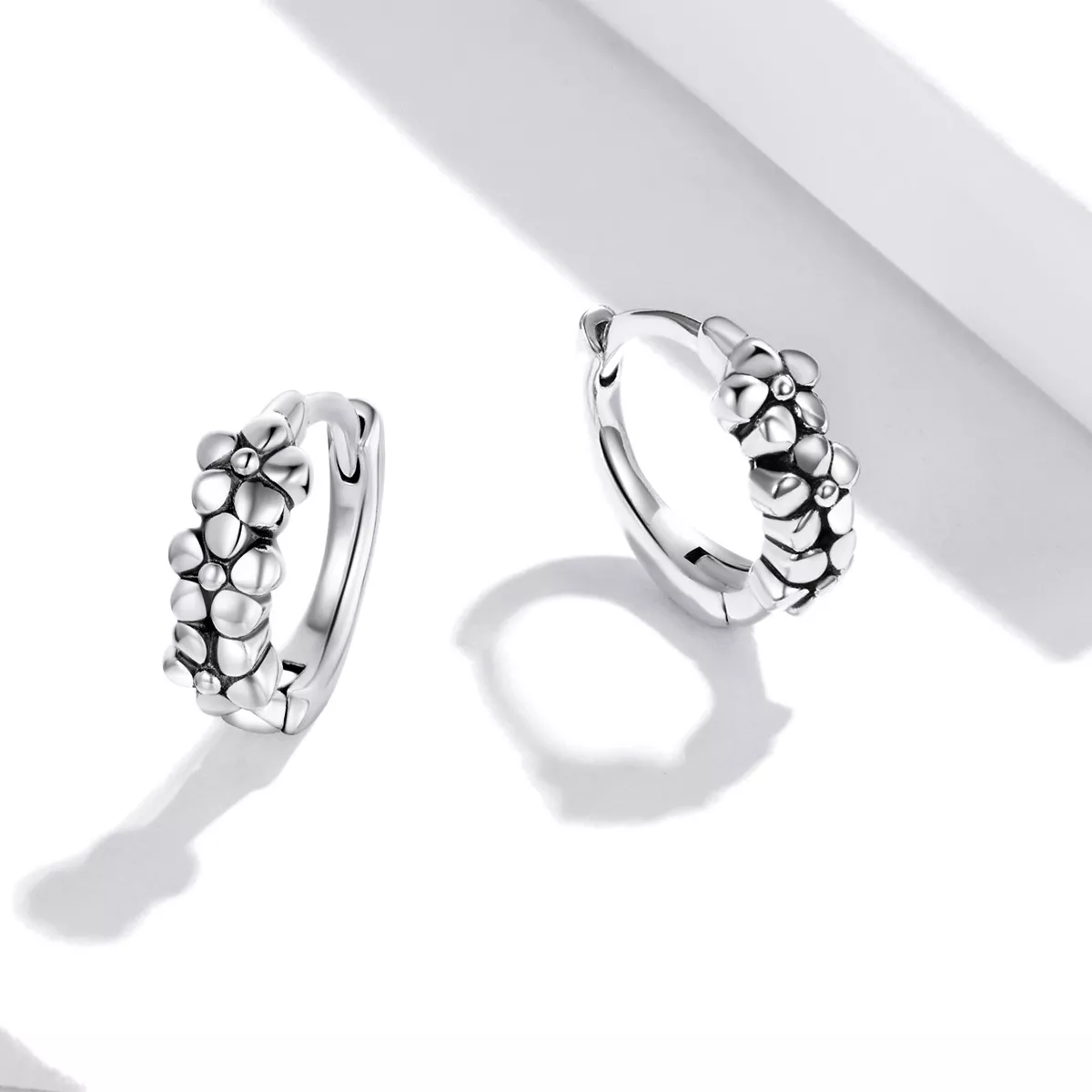 Brinco Argolas Flores de prata simples estilo Pandora - SCE1154