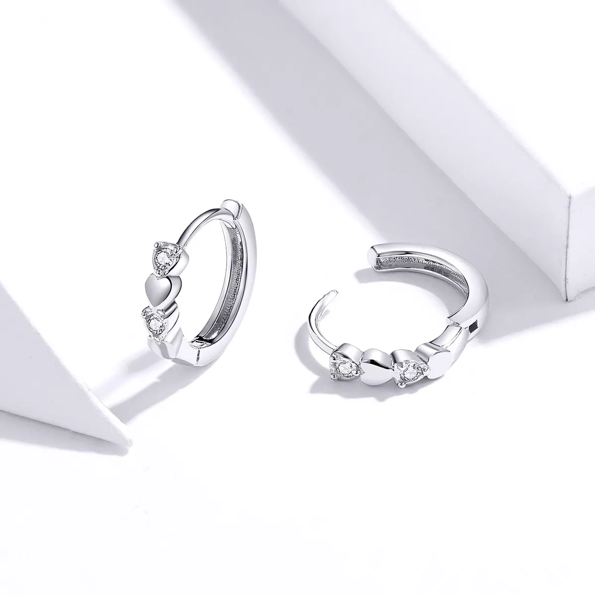 Brinco Argolas Formato de coração estilo Pandora - SCE777