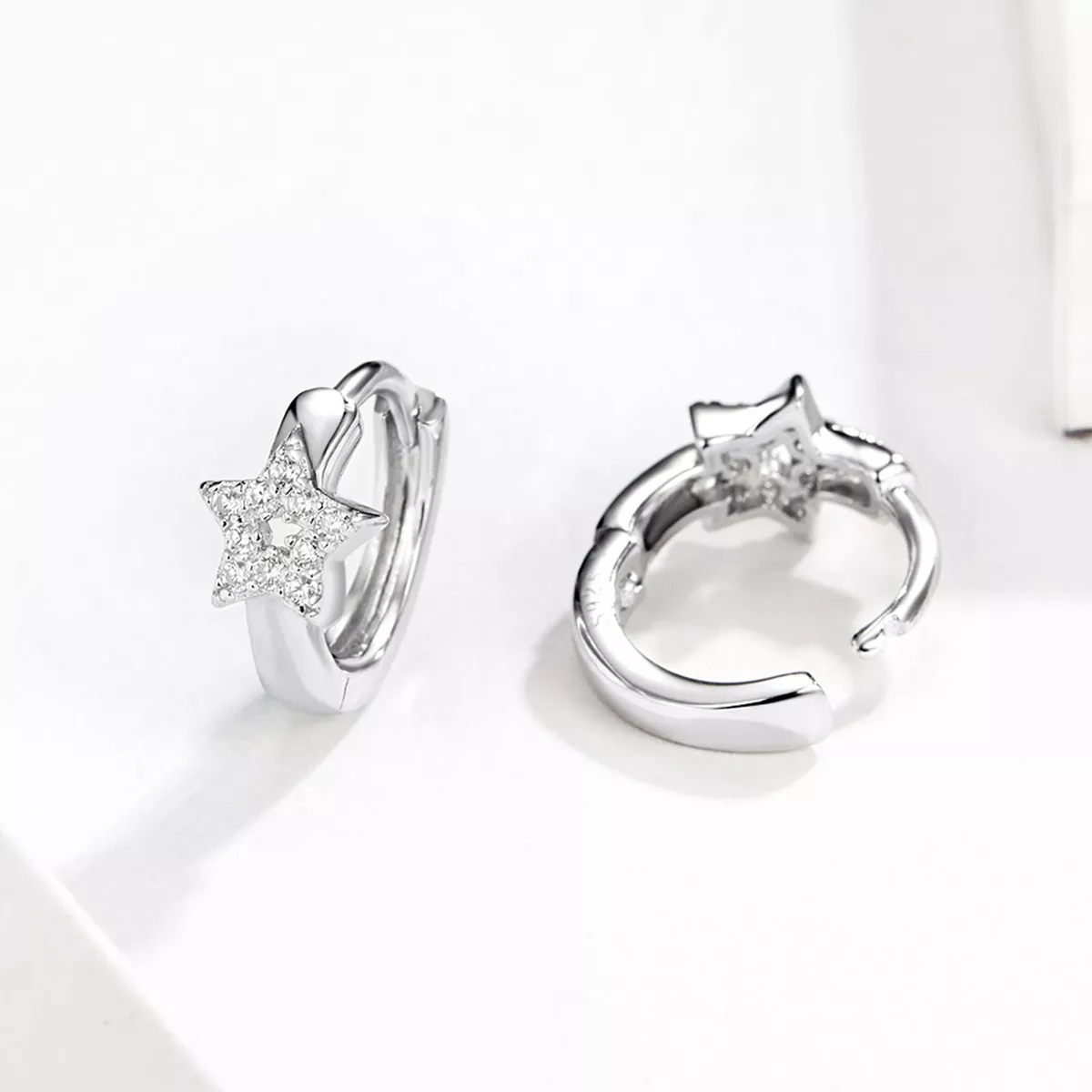 Brinco Argolas Luz estrelada estilo Pandora - BSE172