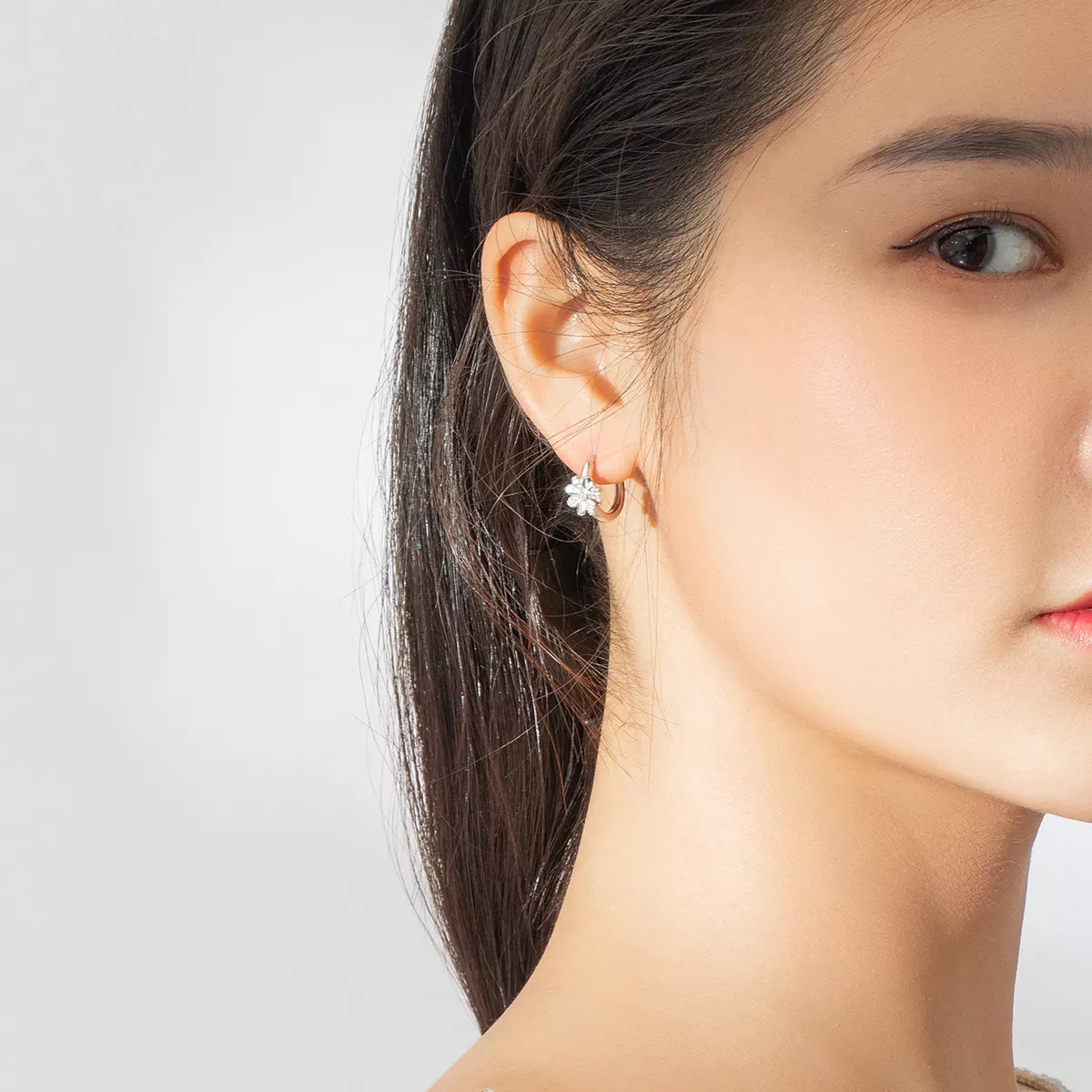 Brinco Argolas Margarida estilo Pandora - BSE359