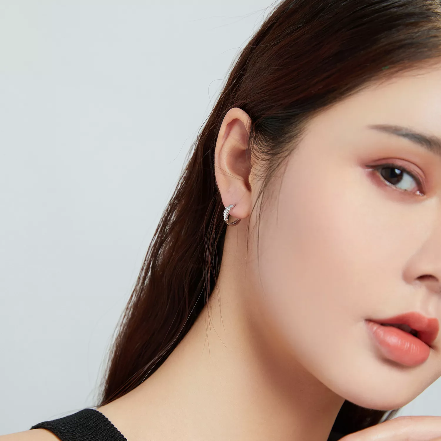 Brinco Argolas Ossos de peixe delicados estilo Pandora - SCE1108