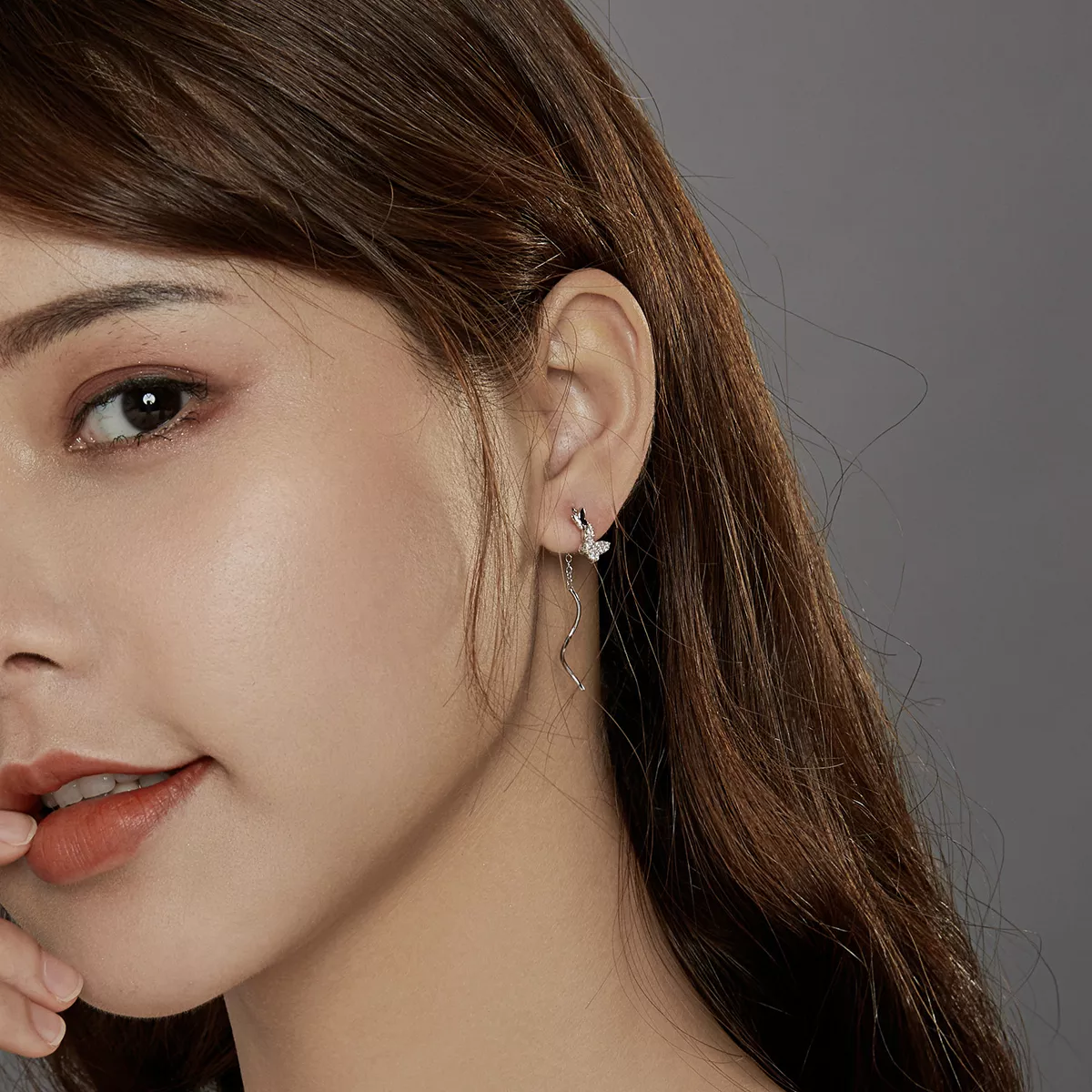 Brinco Borboletas voadoras estilo Pandora - BSE436