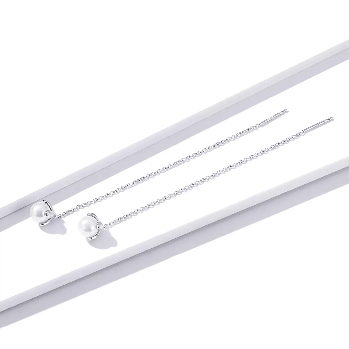 Brinco Broto de flores estilo Pandora - BSE373