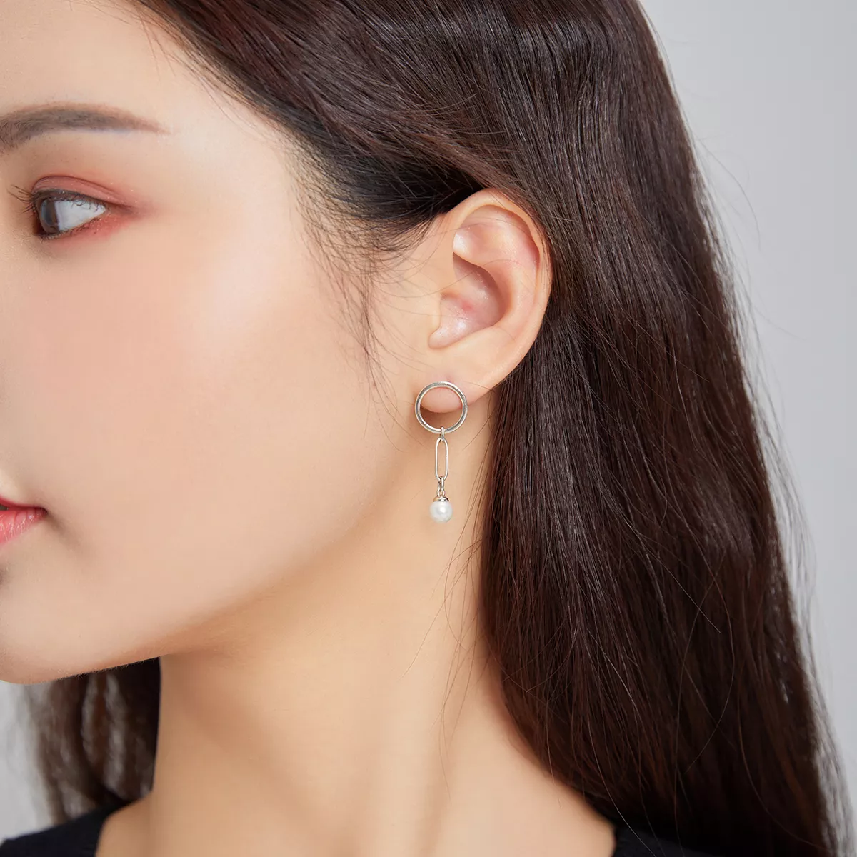 Brinco Círculo bonito assimétrico estilo Pandora - SCE1012