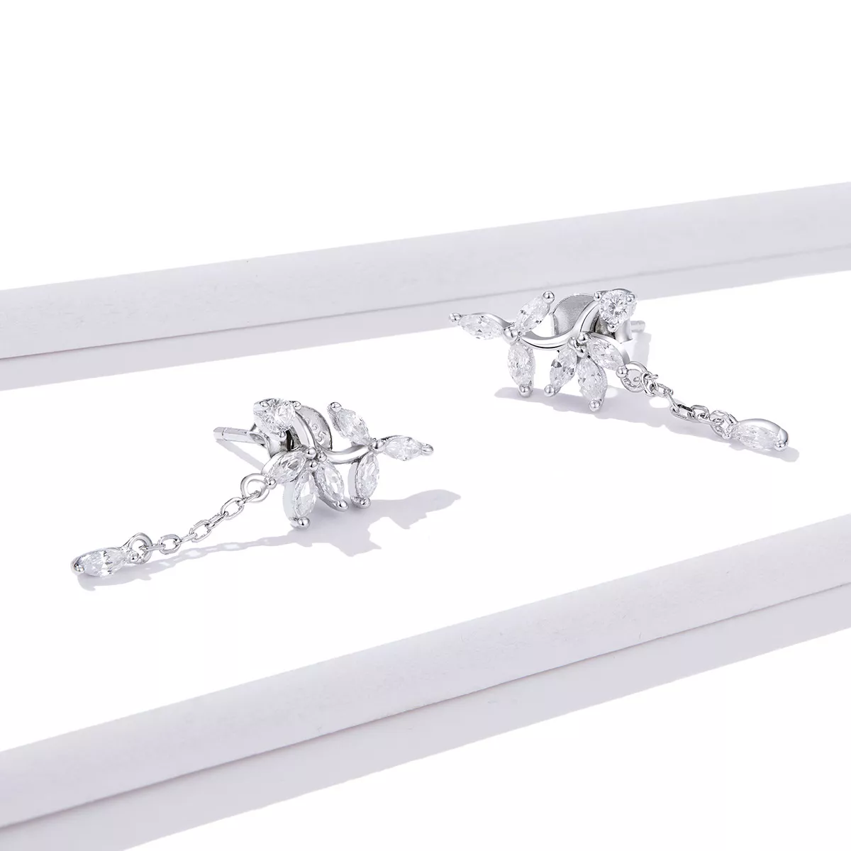 Brinco Flor Brilhante life Pandora - BSE350